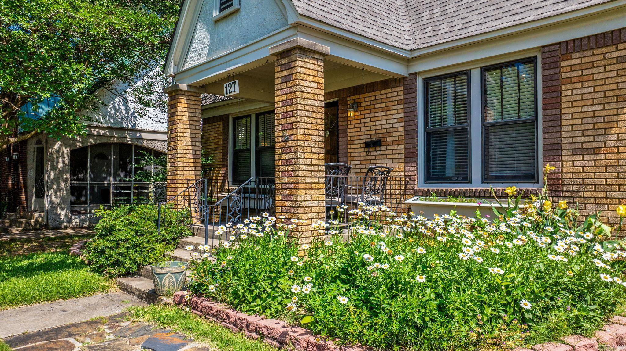 North Little Rock, AR 72116,127 W F Avenue