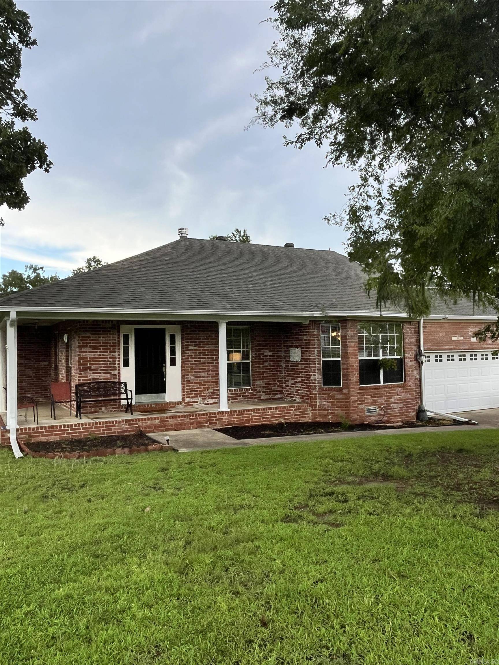 Maumelle, AR 72113,1 Zircon Drive