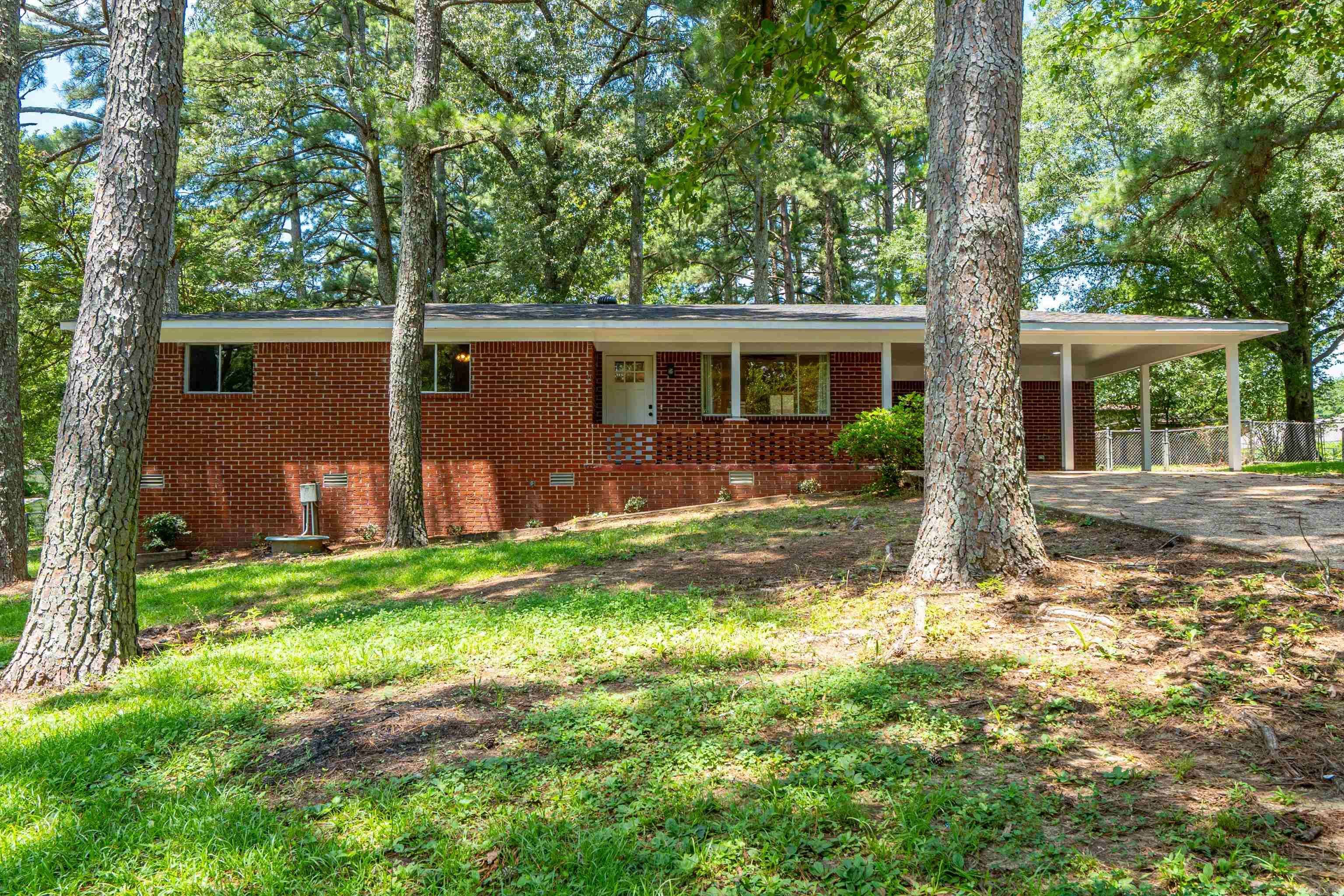 Hot Springs, AR 71913,324 S Danna Street