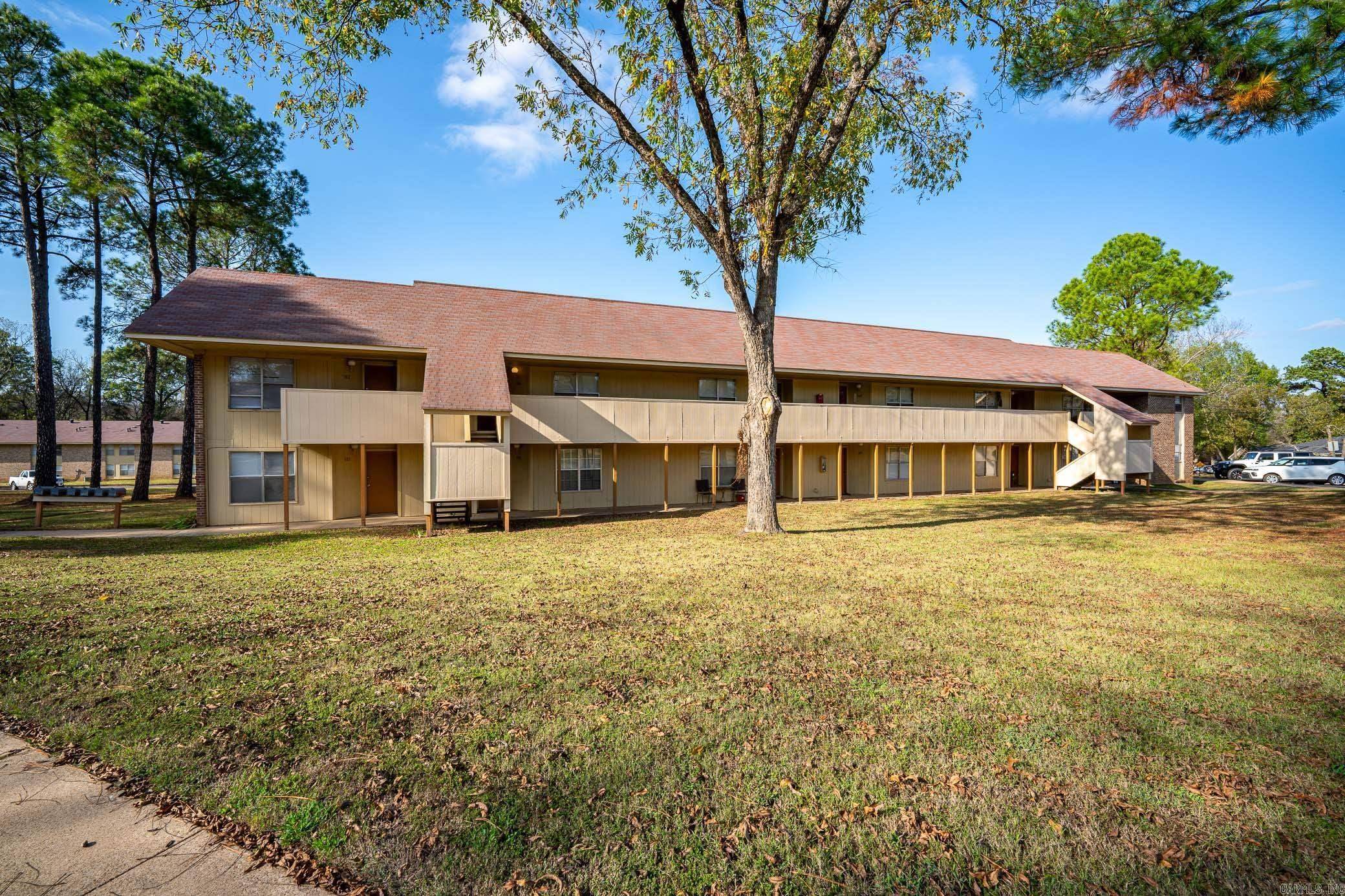 Morrilton, AR 72110,300 W Harding, #106