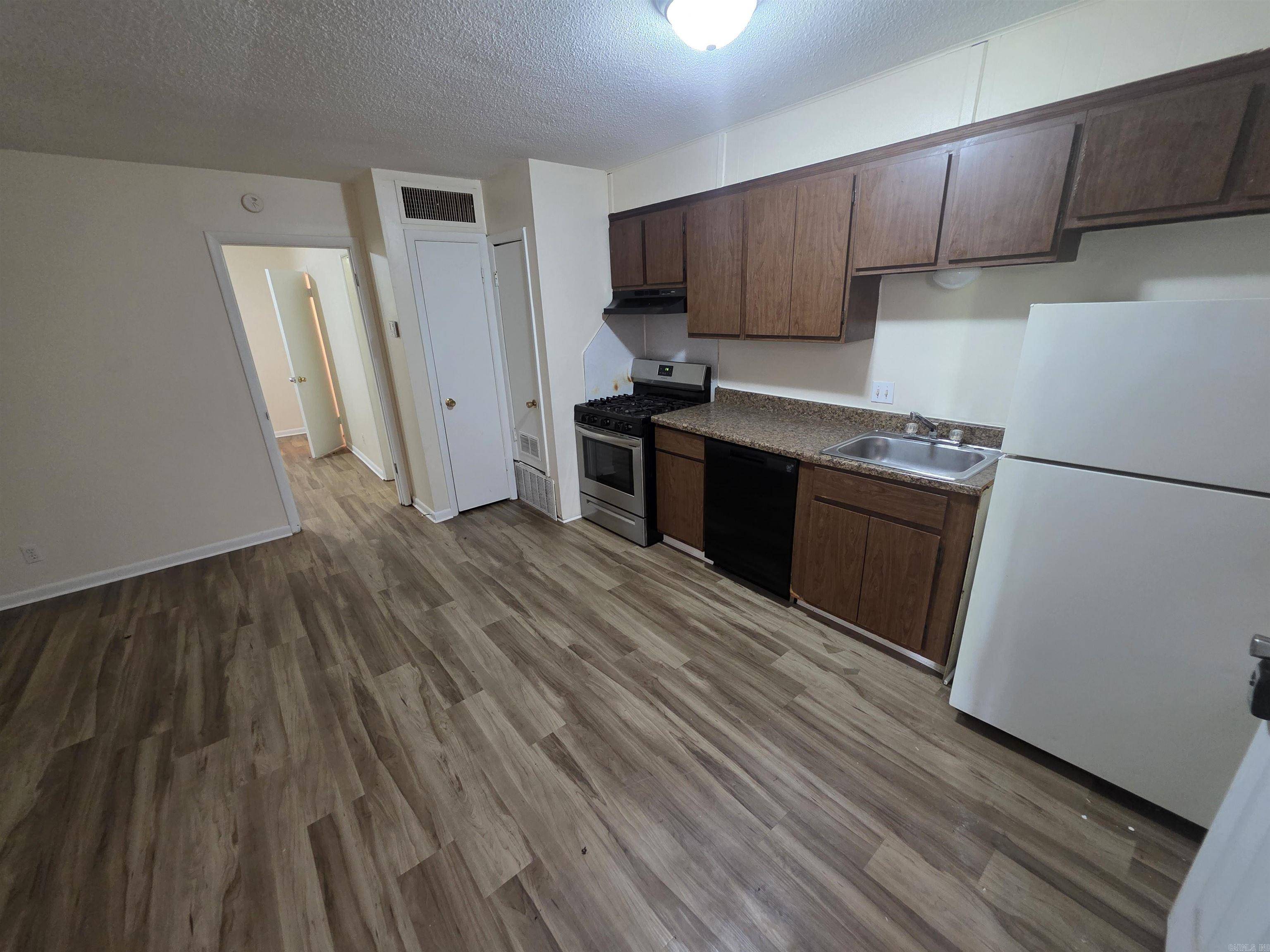Little Rock, AR 72205,201 N Polk StreetI