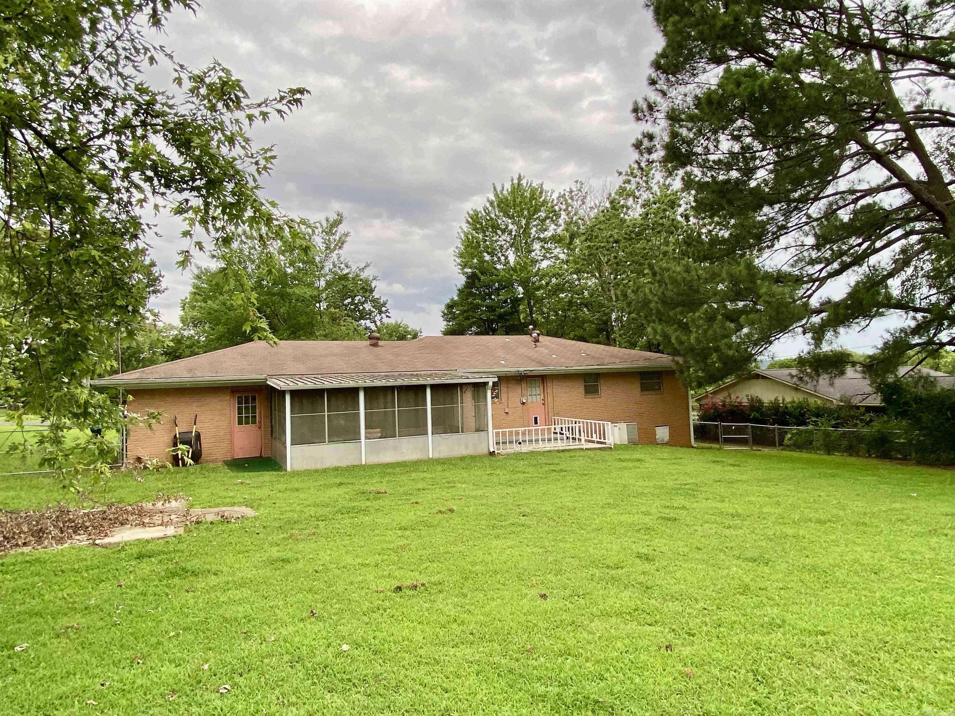 Russellville, AR 72802,2802 N Erie Avenue