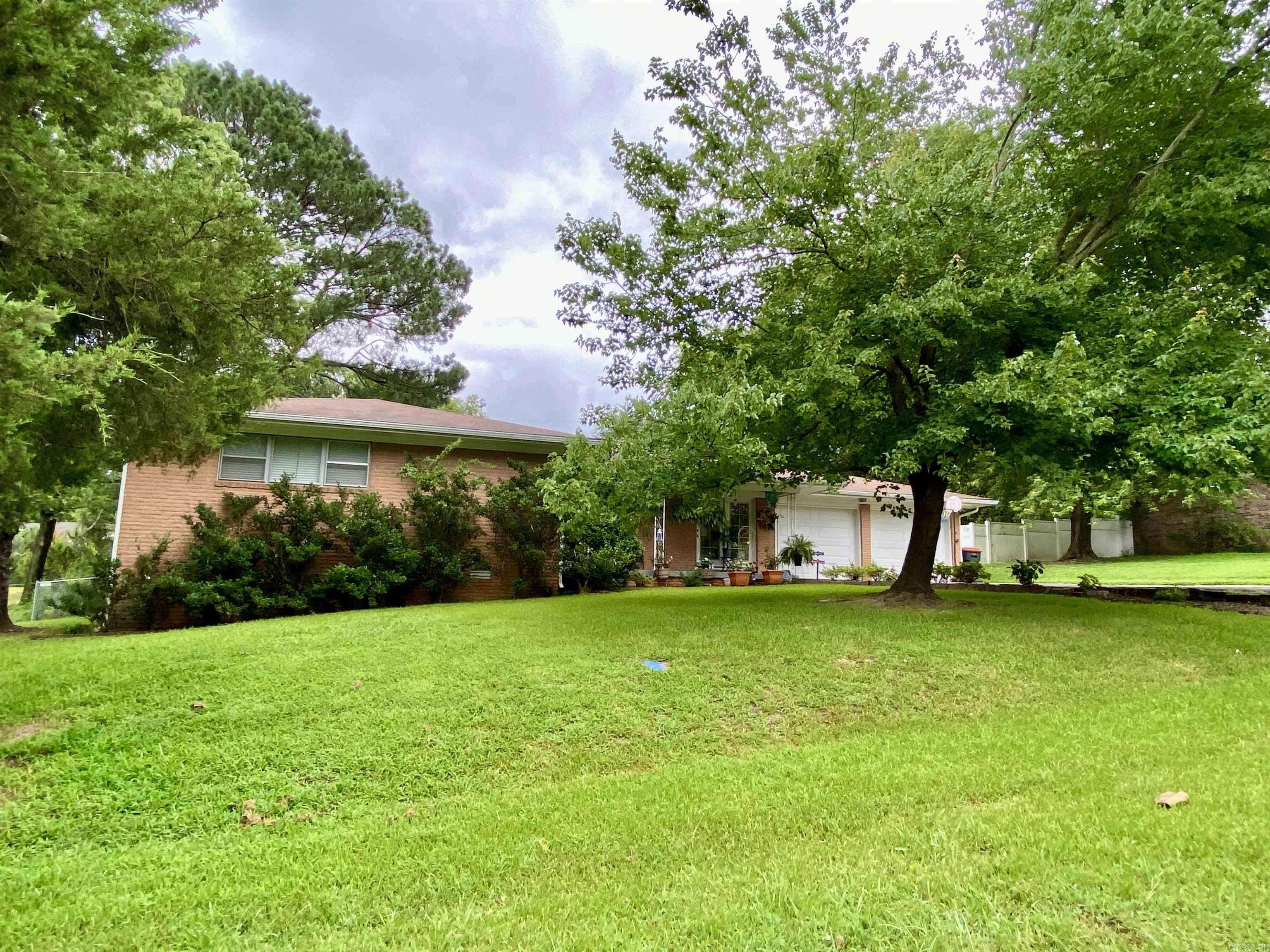 Russellville, AR 72802,2802 N Erie Avenue