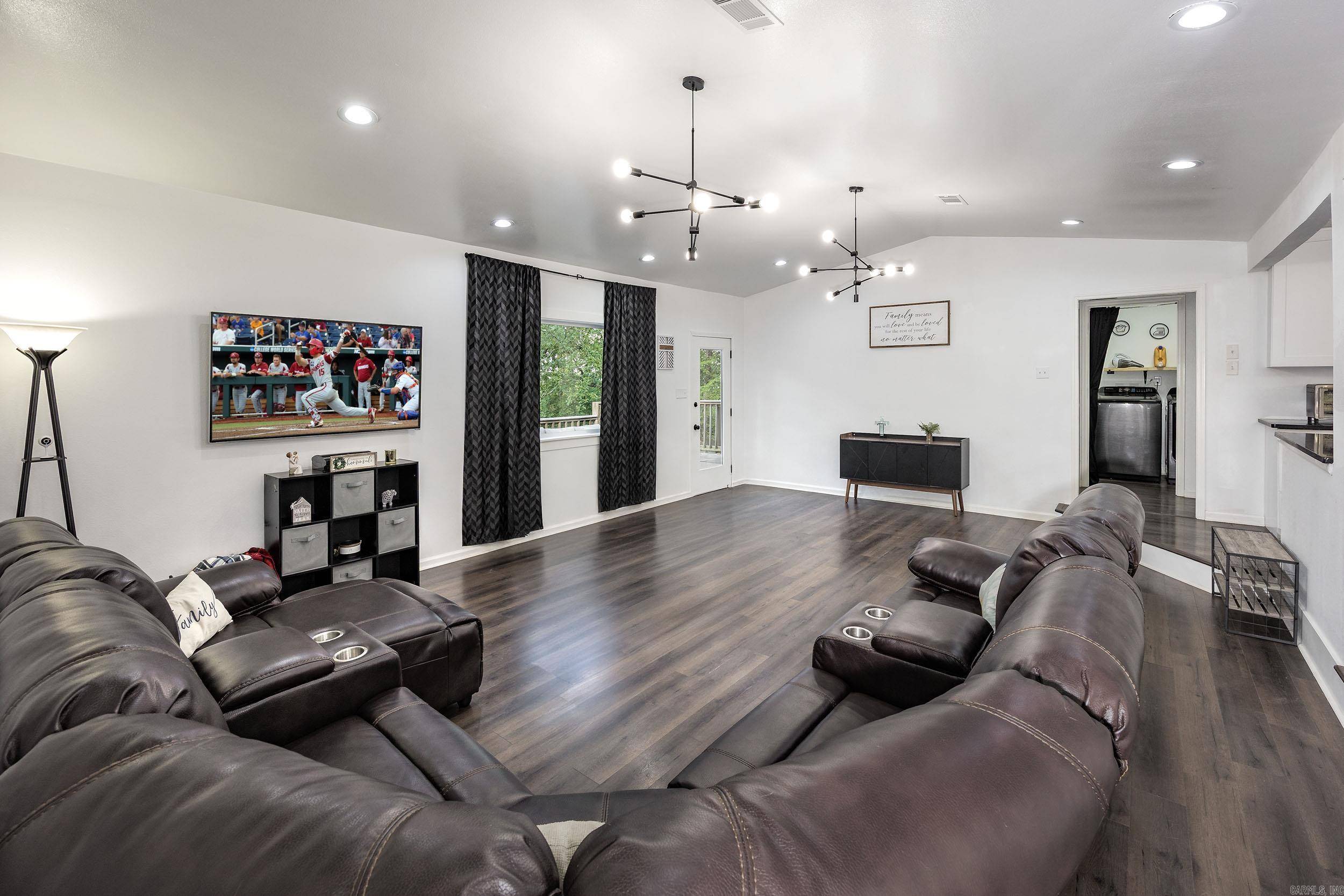 Maumelle, AR 72113,19 Millstone Cove
