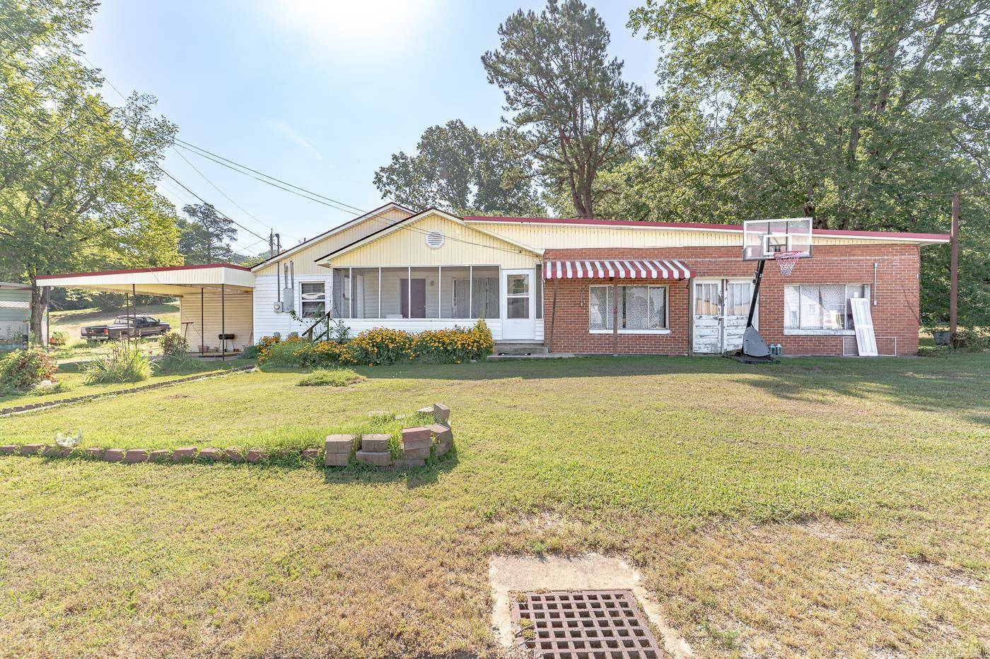 Paragould, AR 72450,2075 S 141 Highway