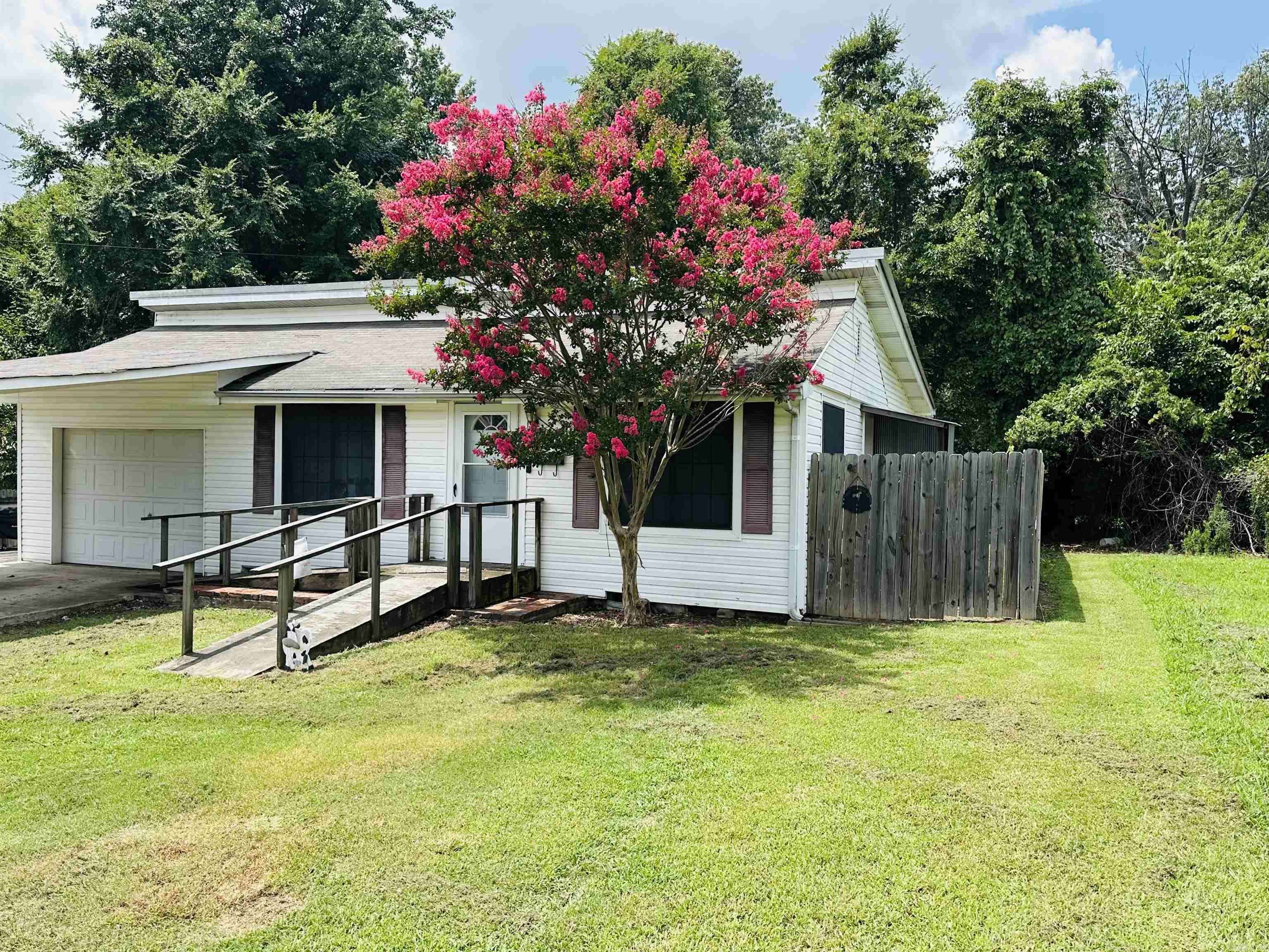 Paragould, AR 72450,2117 Jones Road