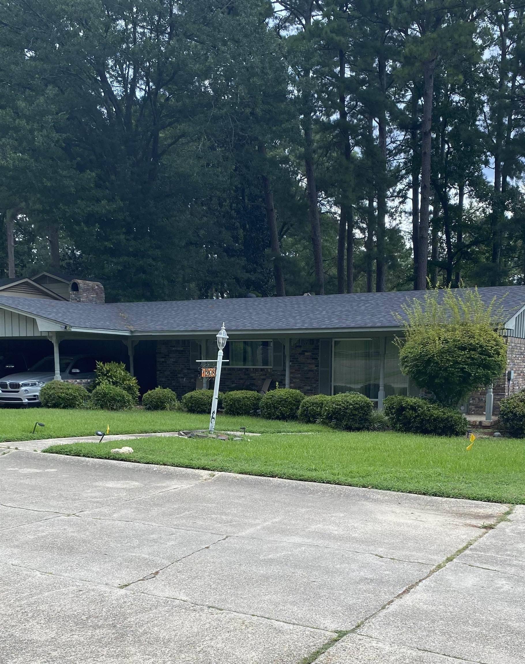 El Dorado, AR 71730,1208 Briarwood Drive