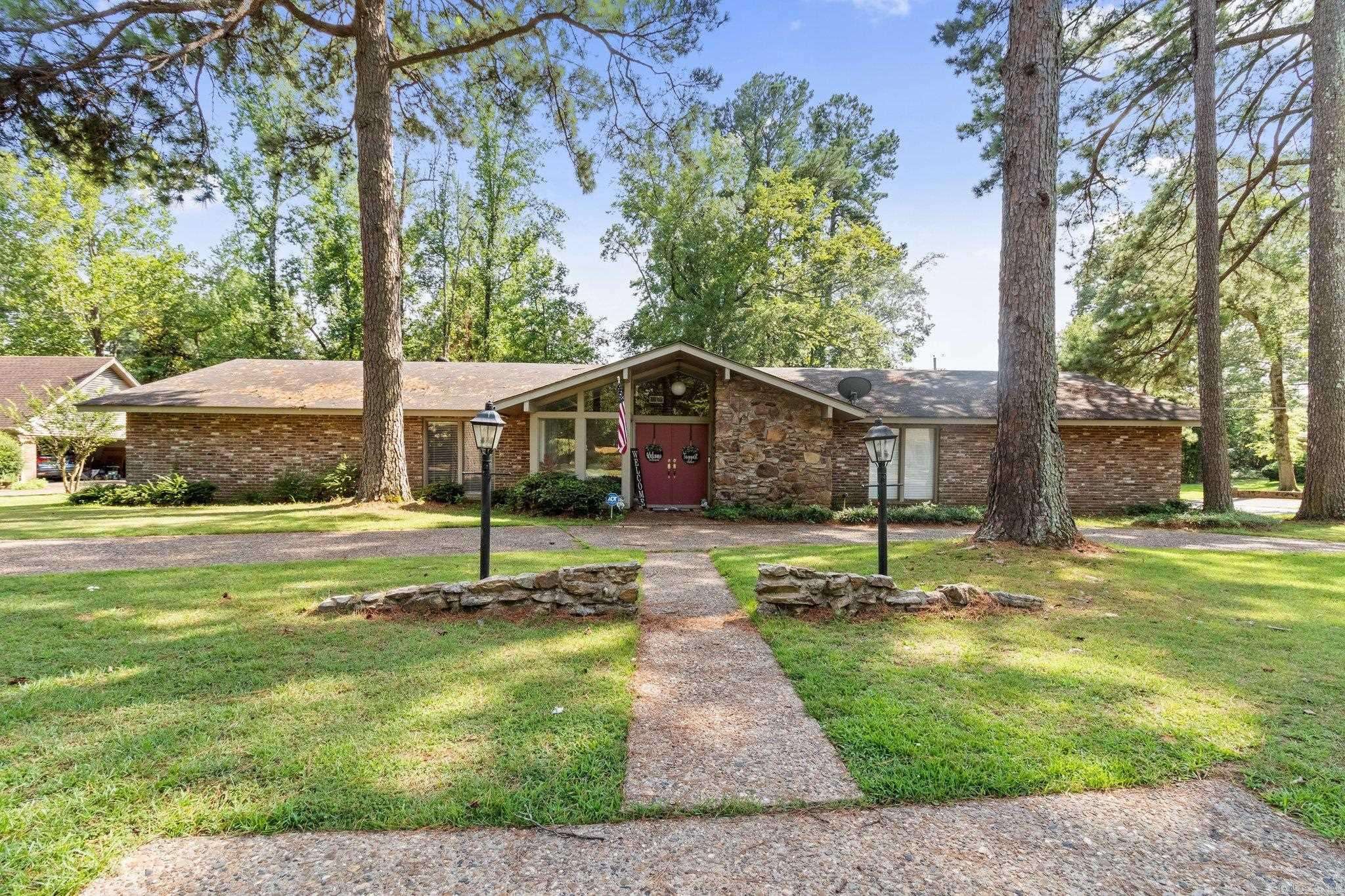 Pine Bluff, AR 71603,1 HILLCROFT ST