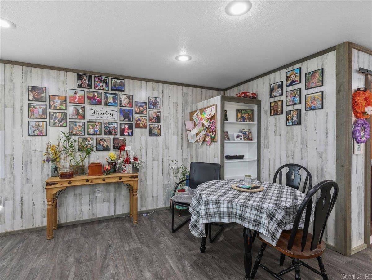 Waldron, AR 72958,2806 Ross Creek Road
