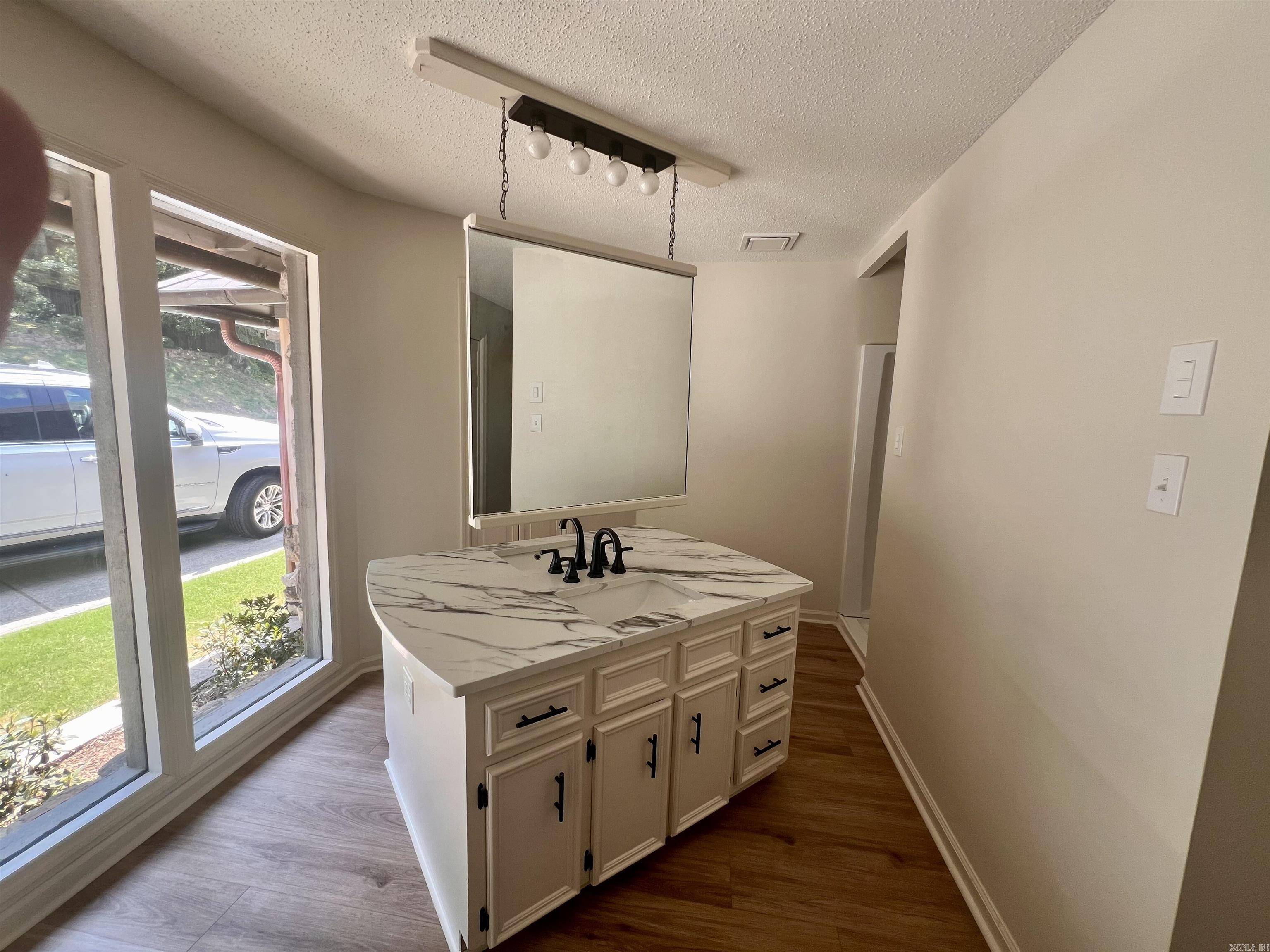 North Little Rock, AR 72116,21 E Lake Drive