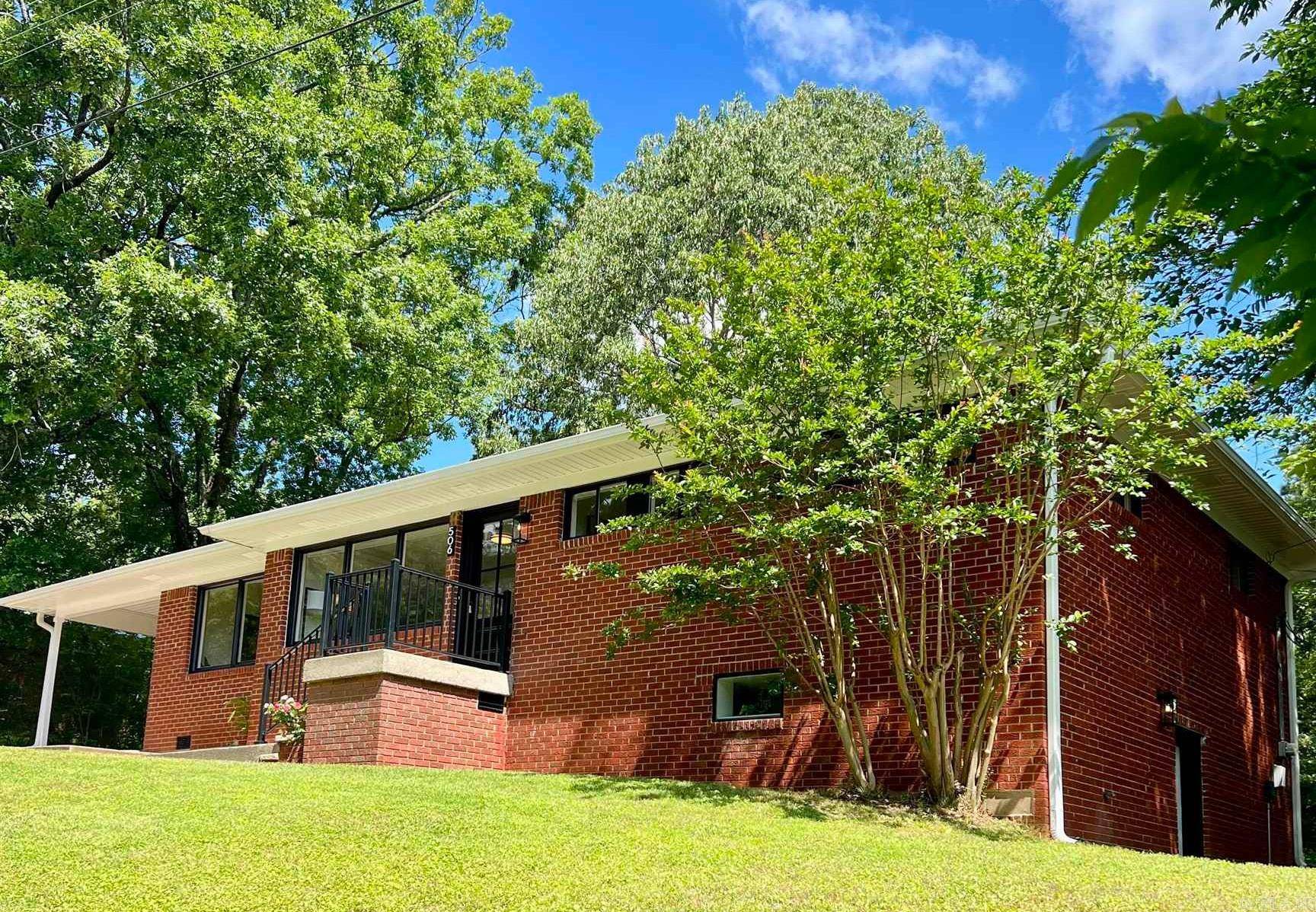 Heber Springs, AR 72543,506 W Clinton Street