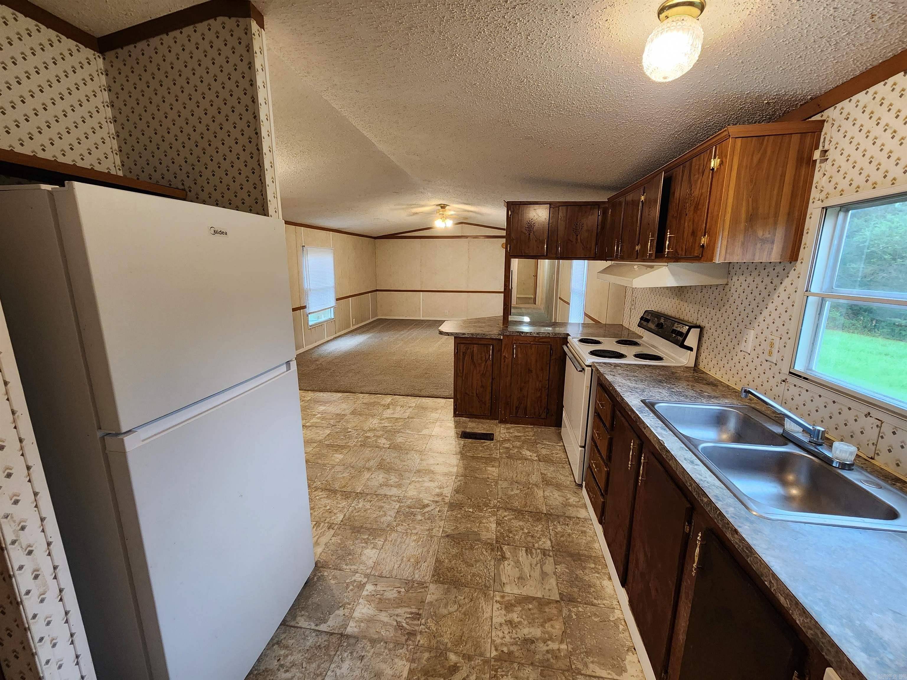 Mabelvale, AR 72103,1136 McPherson Valley Drive