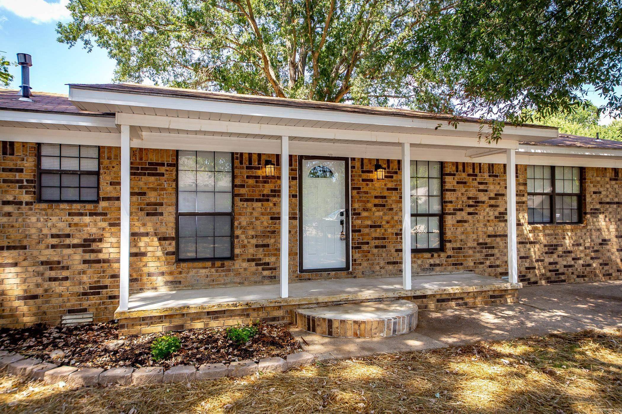 Beebe, AR 72012,106 N Orion Street