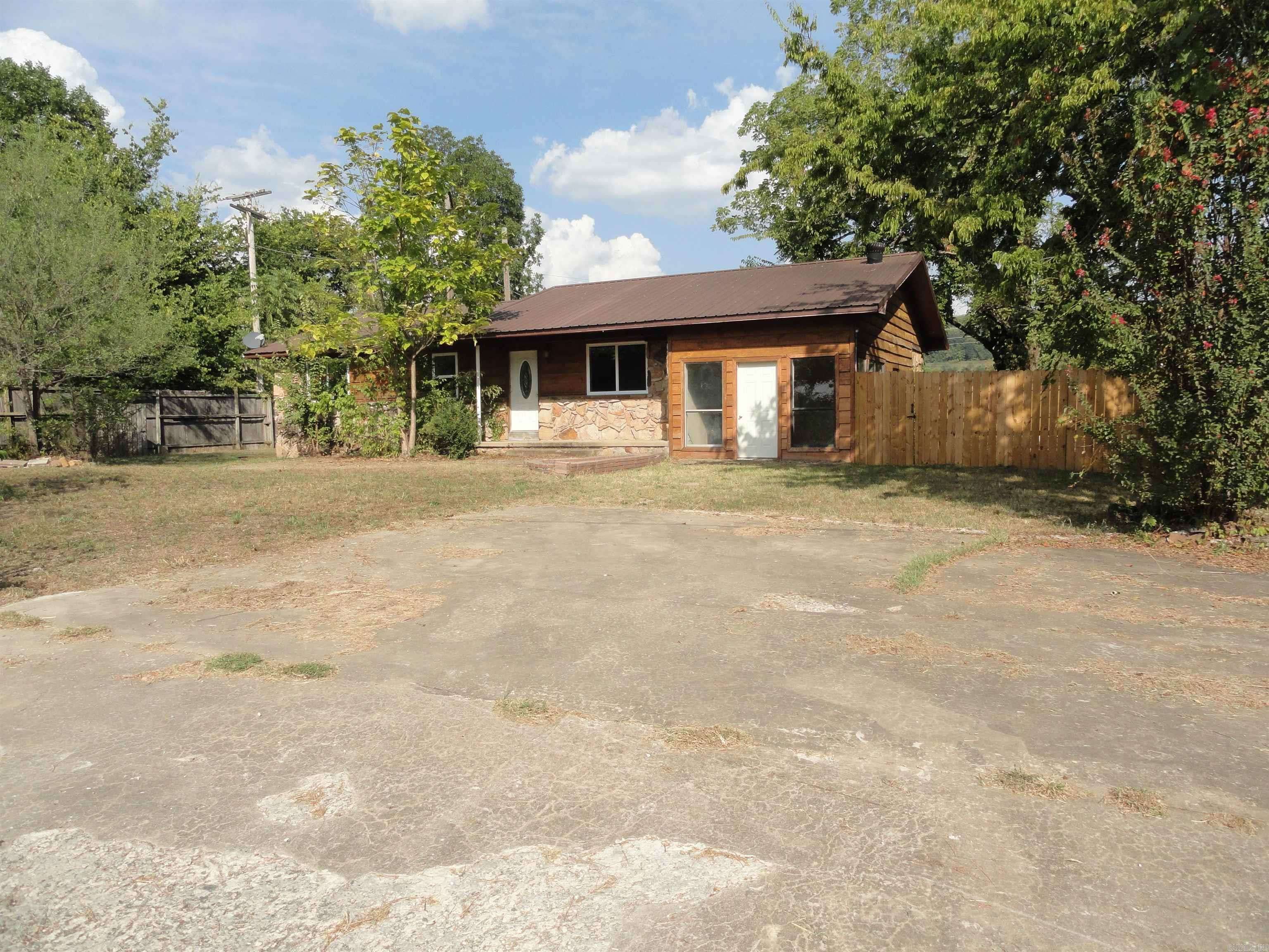 Marshall, AR 72650,203 Range Street