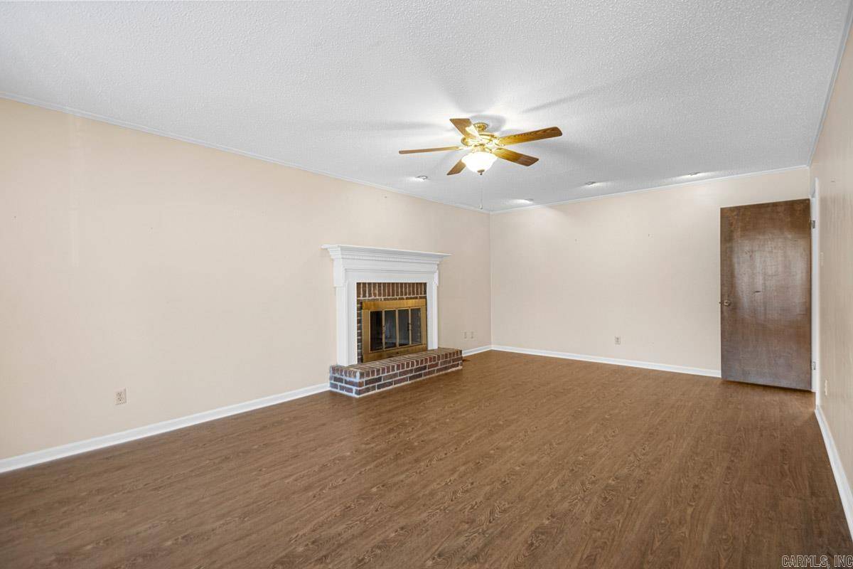 North Little Rock, AR 72116,7 Dove Creek Circle