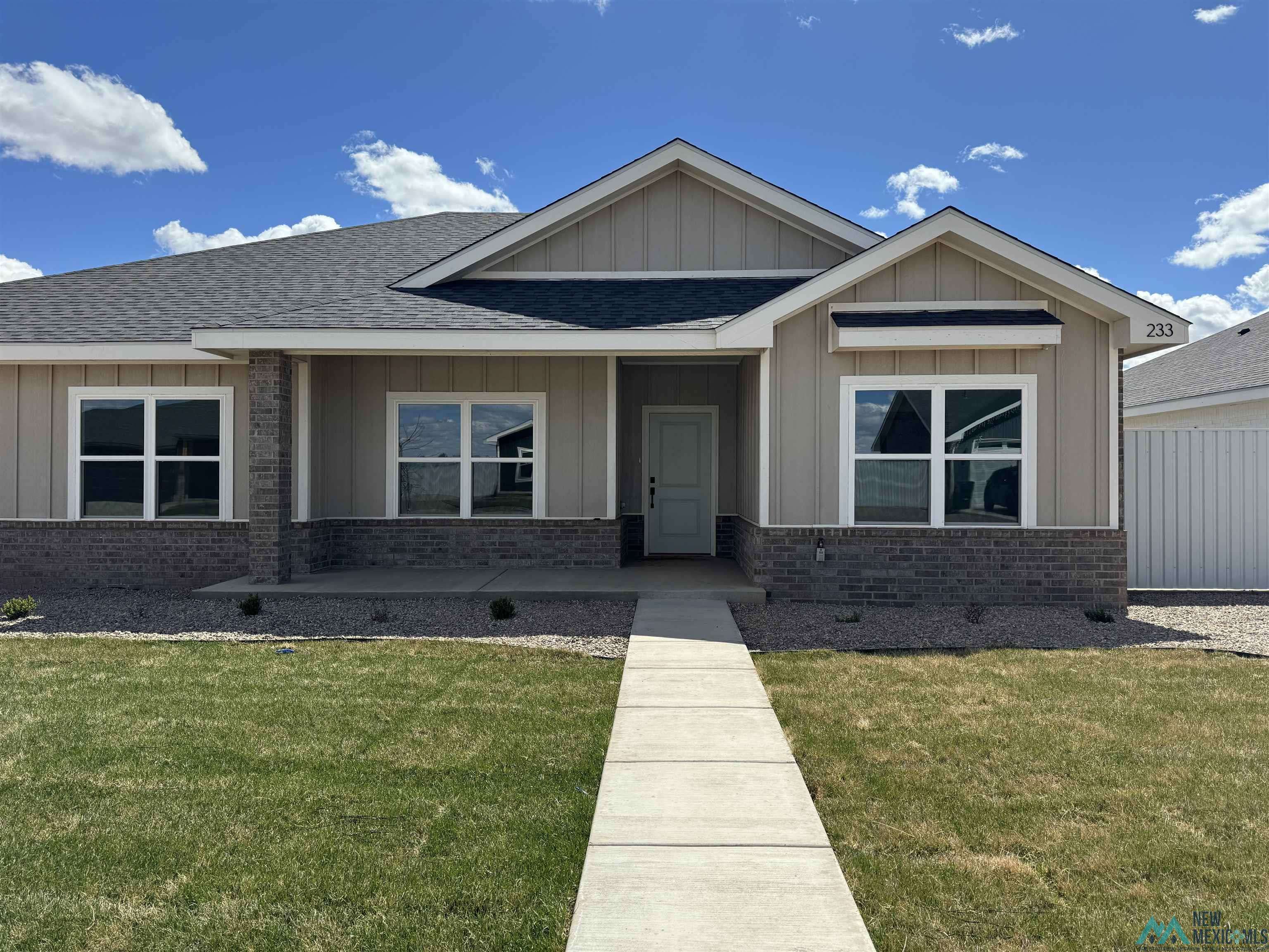 Clovis, NM 88101,233 Abbey Road