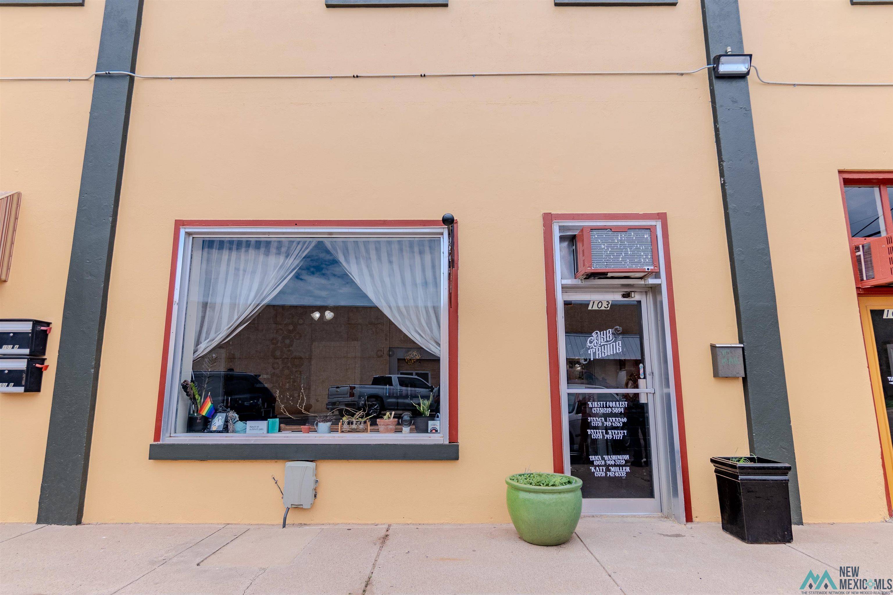 Clovis, NM 88101,322 N Main Street