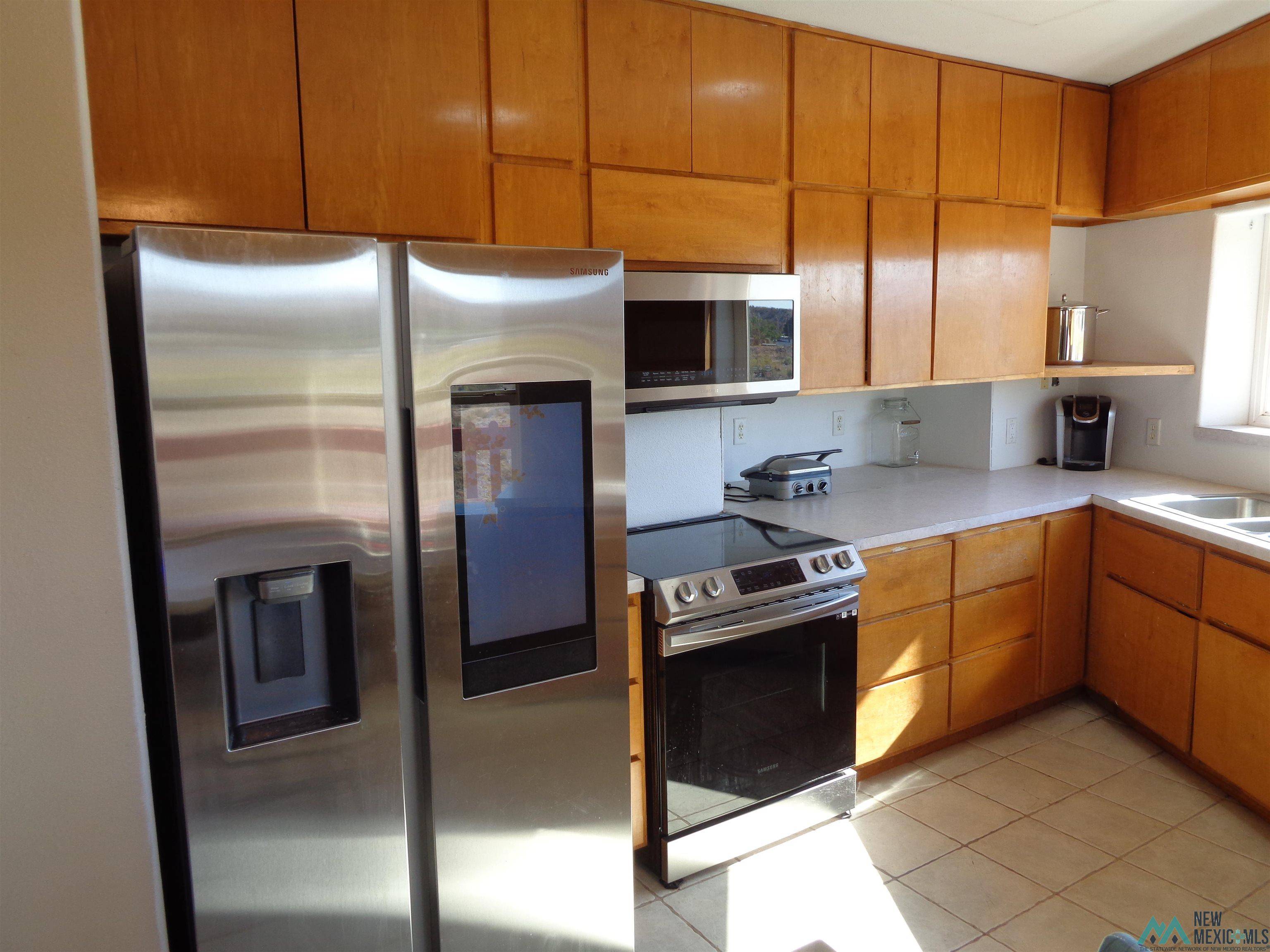 Las Palomas, NM 87942,18 El Pato Road