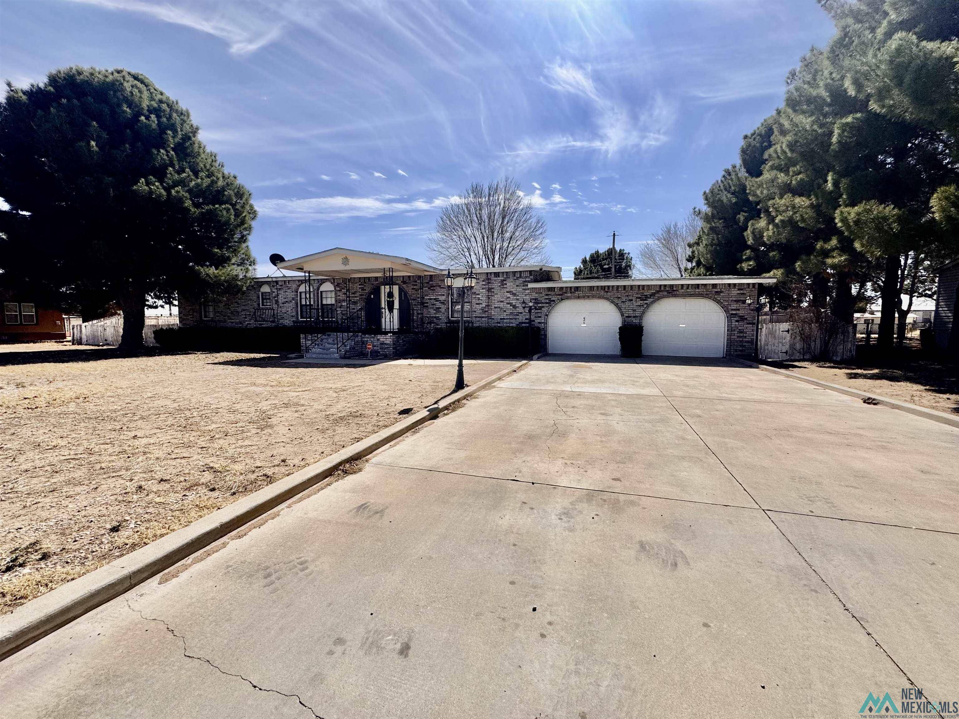 Carlsbad, NM 88220,609 Carreta Rd Road
