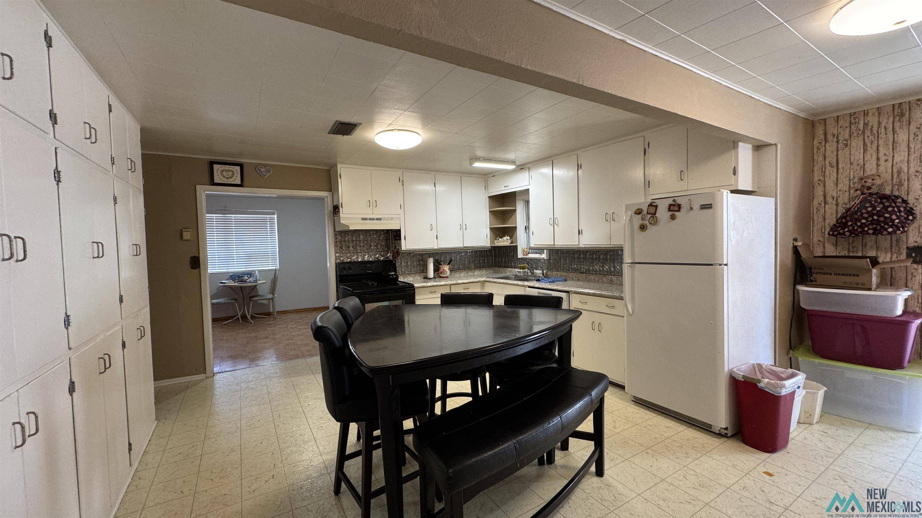 Tatum, NM 88267,203 S Green
