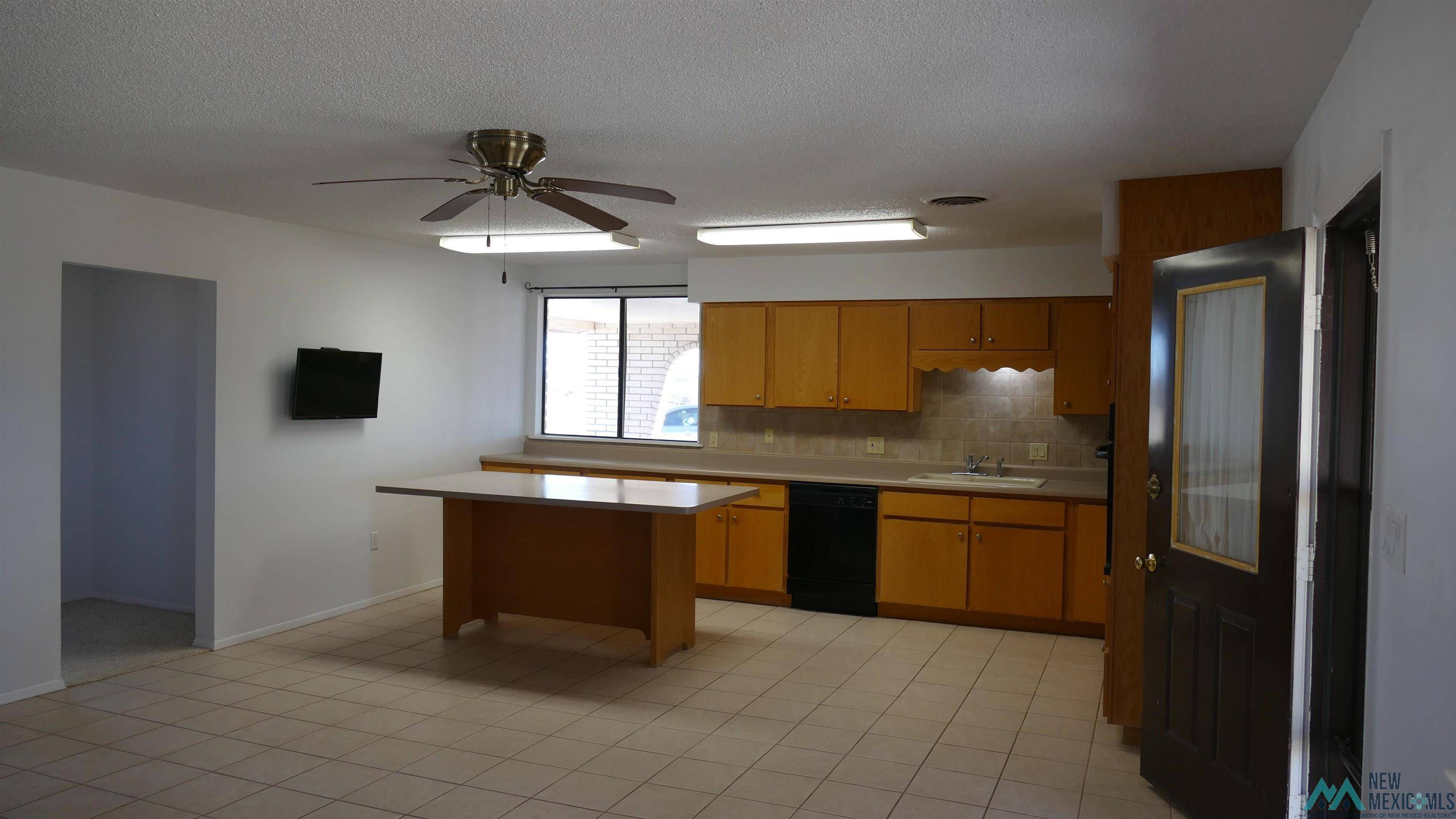Deming, NM 88030,3300 NW 2ND Street