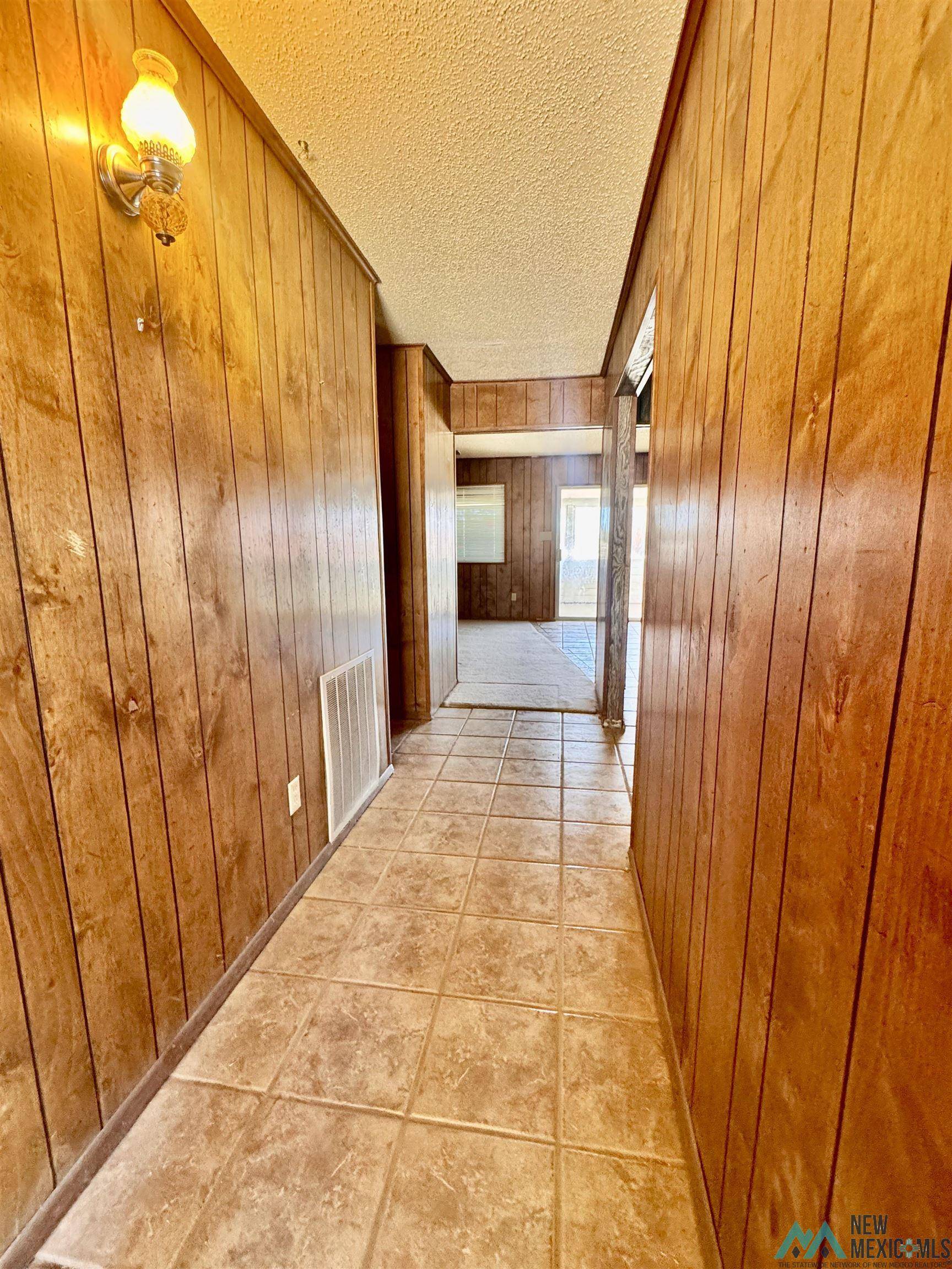 Carlsbad, NM 88220,2506 N Crown Cir Circle