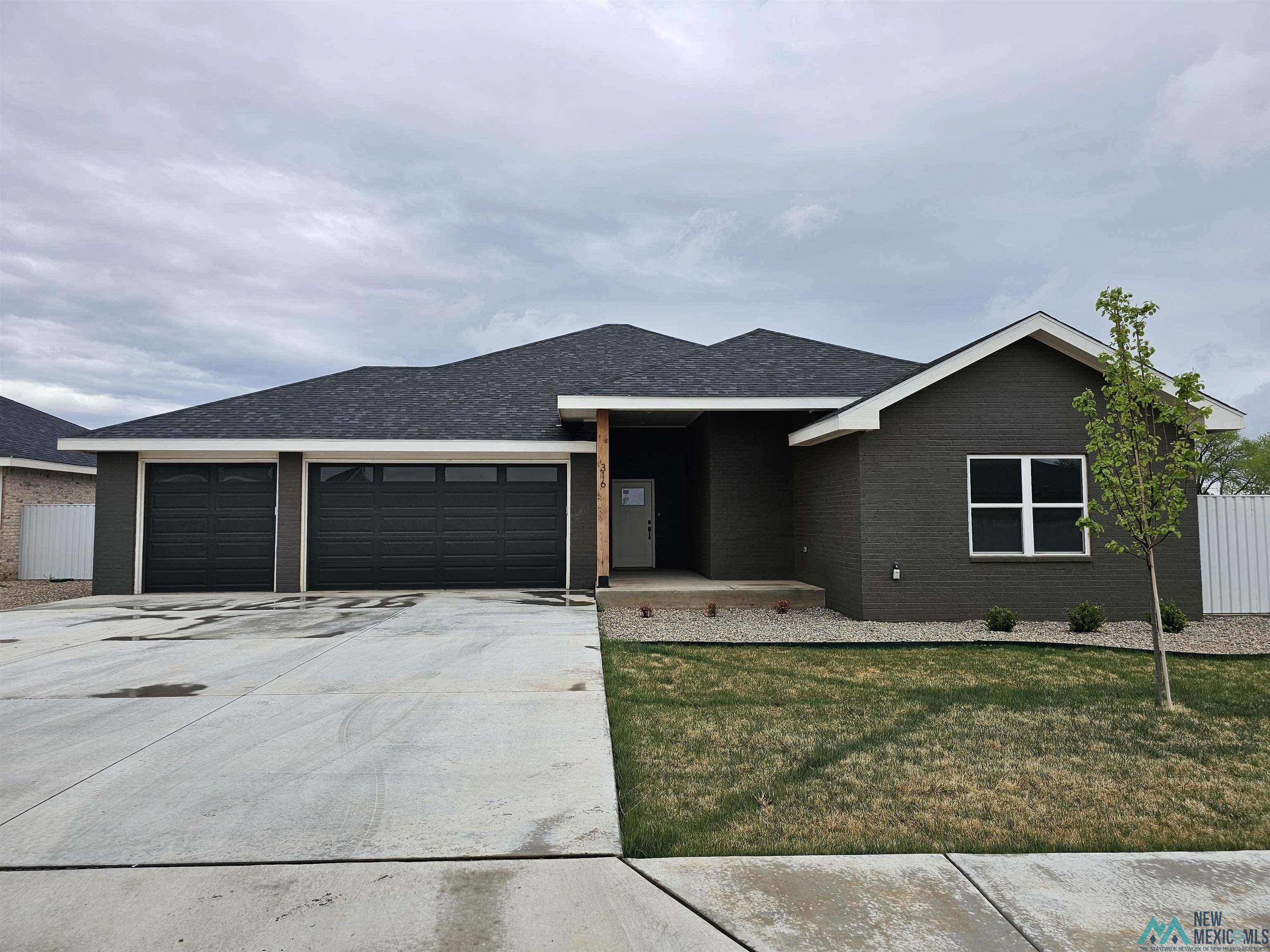 Clovis, NM 88101,316 Abbey Road