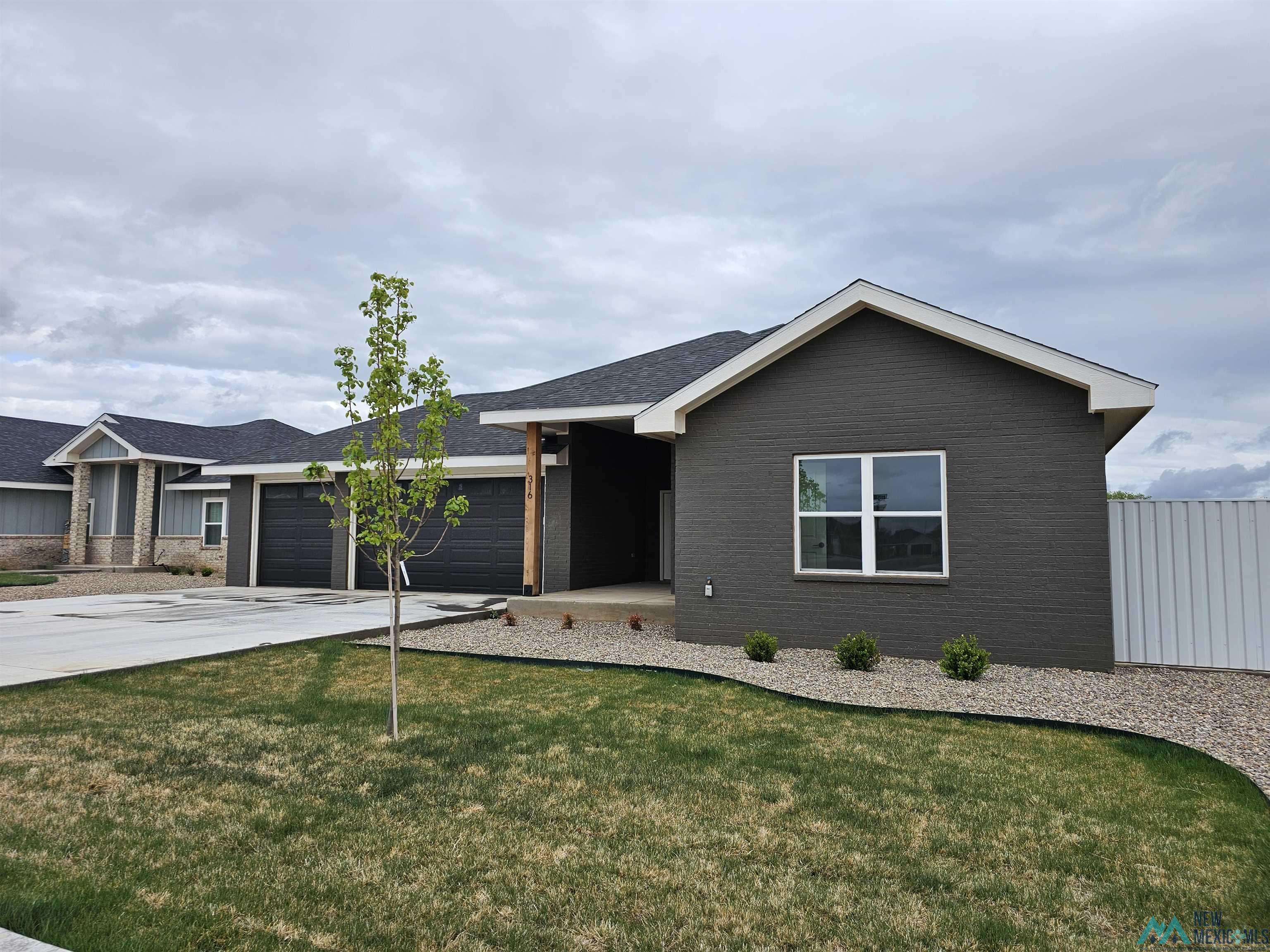 Clovis, NM 88101,316 Abbey Road