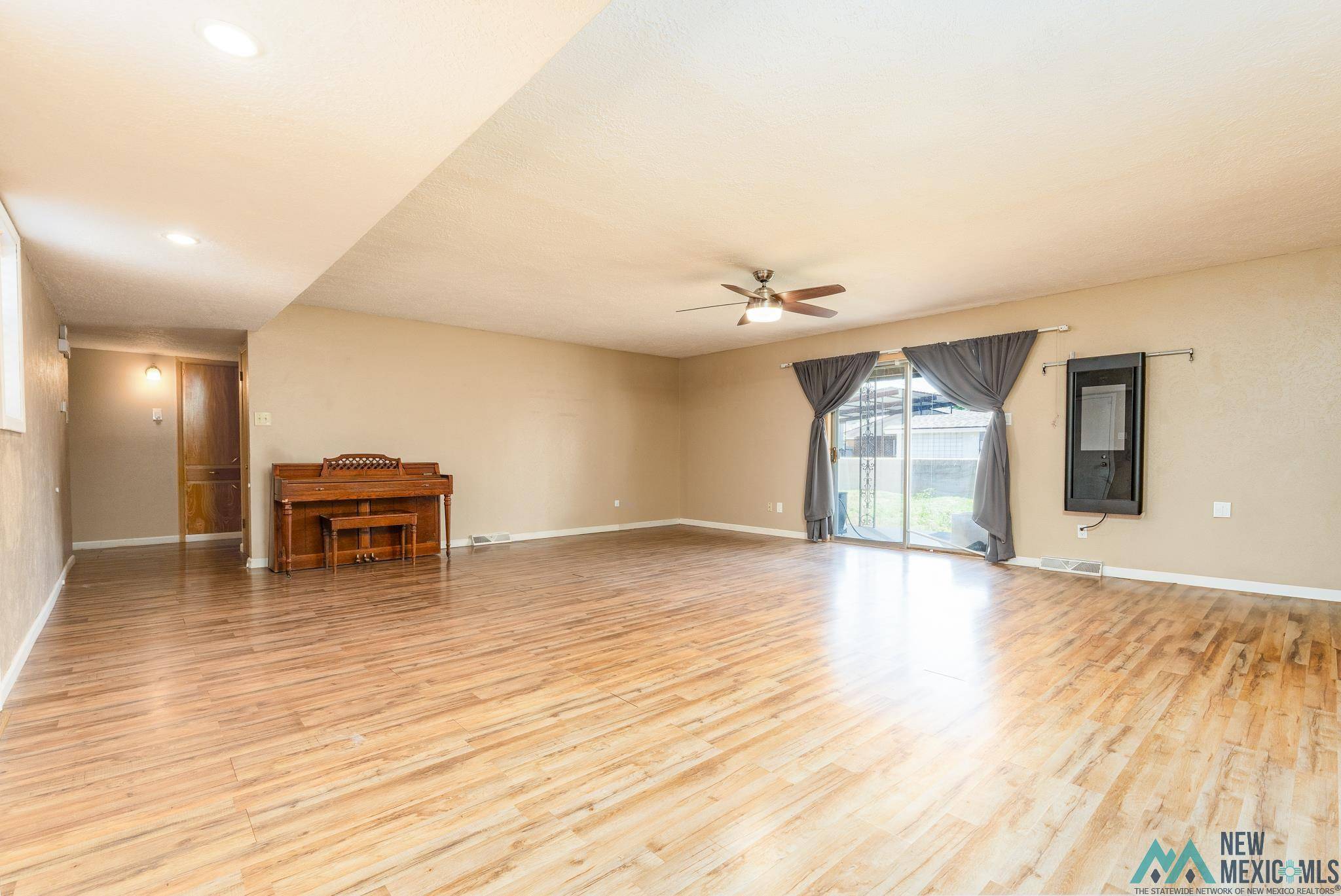 Portales, NM 88130,214 Texas Drive