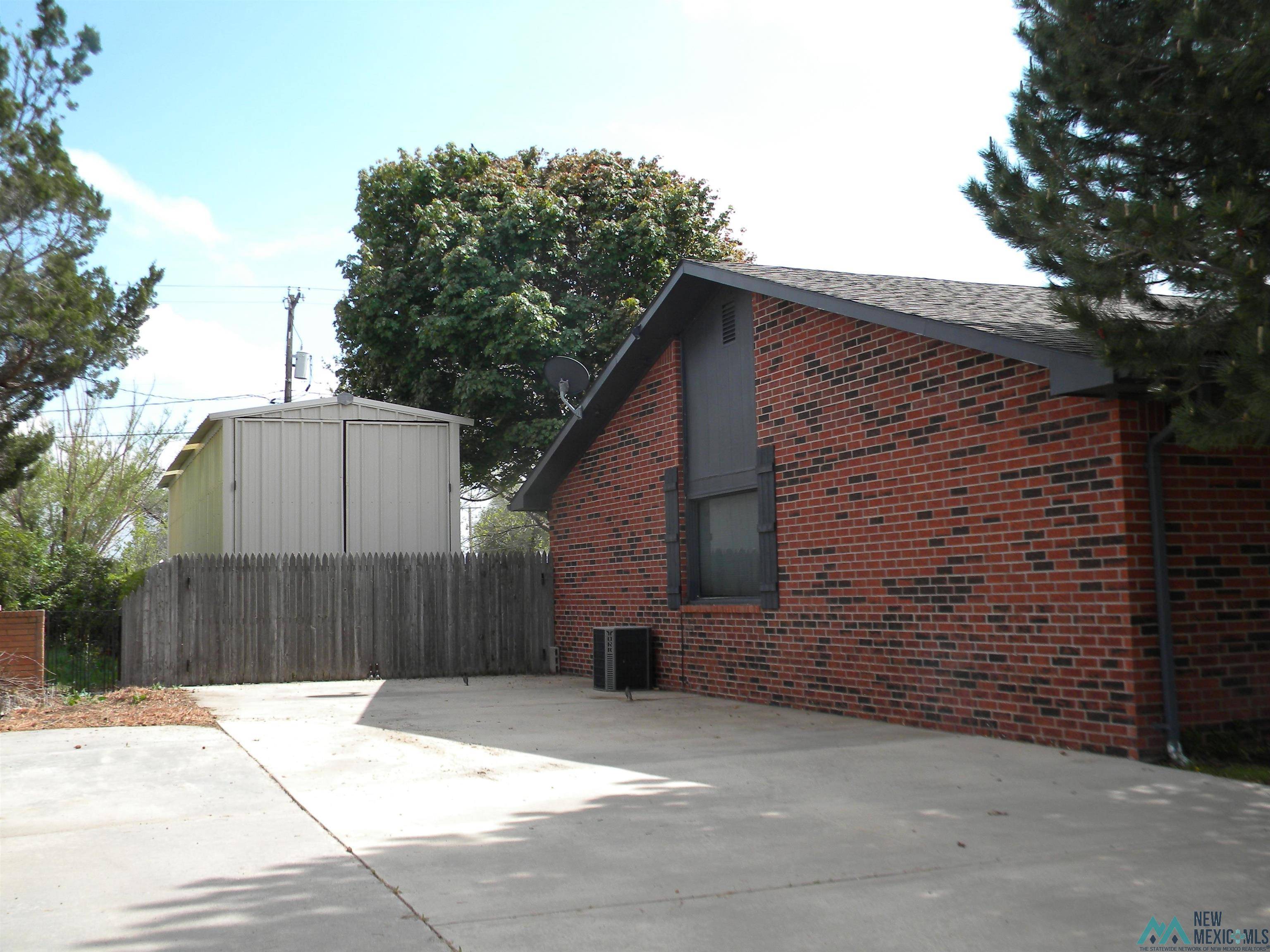 Clayton, NM 88415,602 Maple