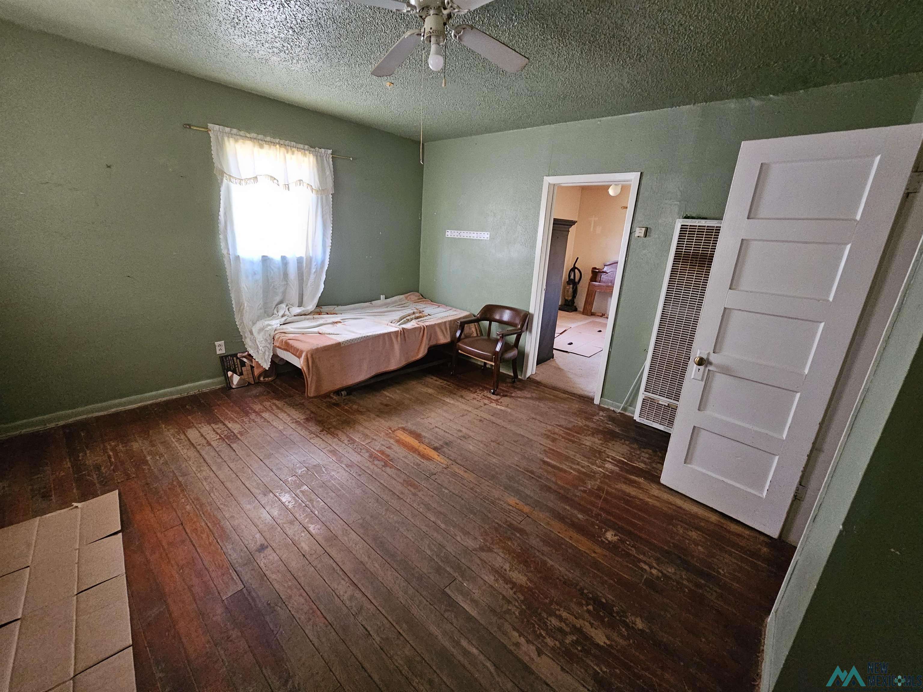 Clovis, NM 88101,709 Cameo Street