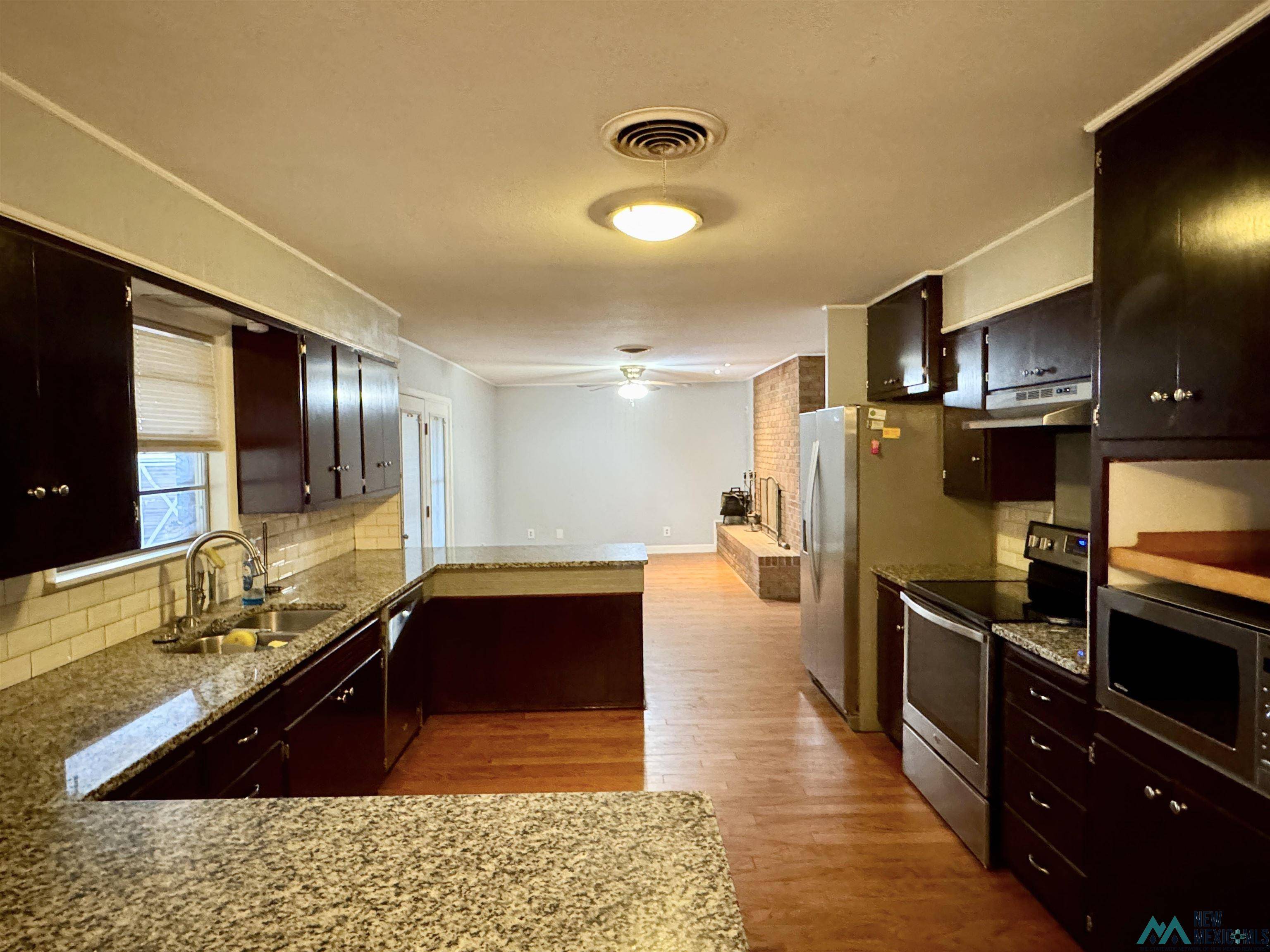 Clovis, NM 88101,521 John Doe Street
