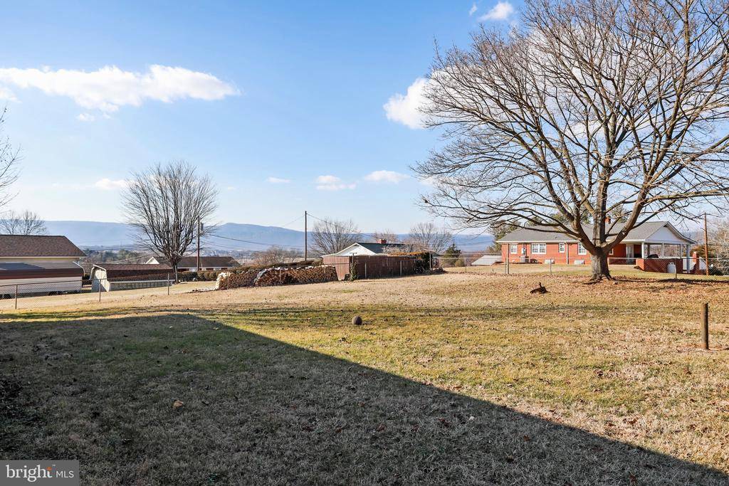 Luray, VA 22835,23 CANAAN ST