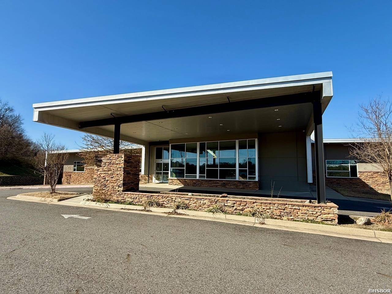 Hot Springs, AR 71901,100 HOLLYWOOD Avenue