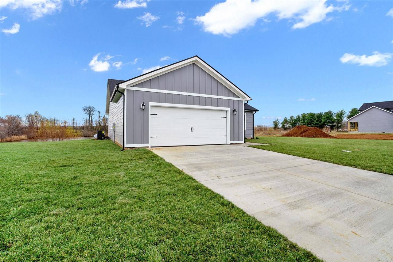 Bowling Green, KY 42101,2135 Spring Lakes Circle