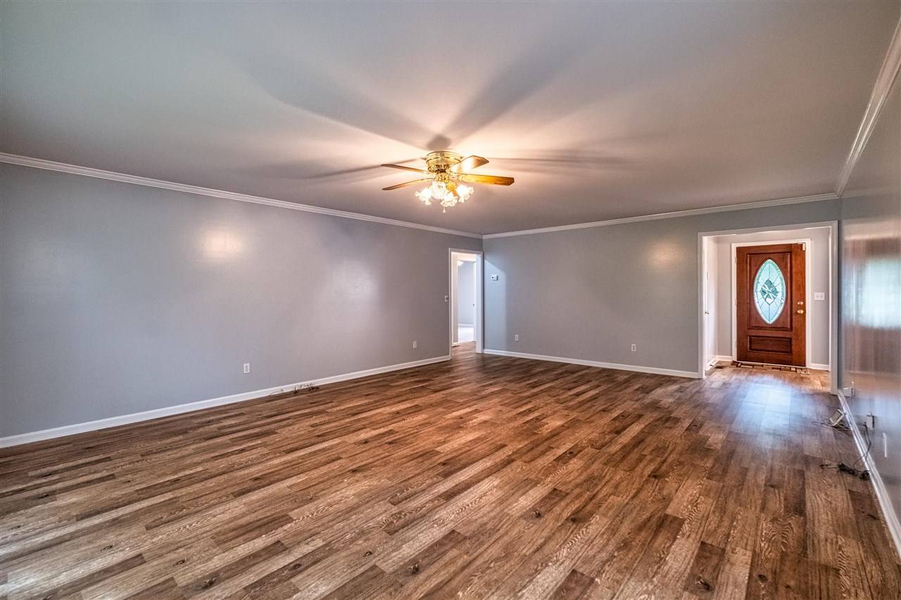 Franklin, KY 42134,227 Jenny Locke Run