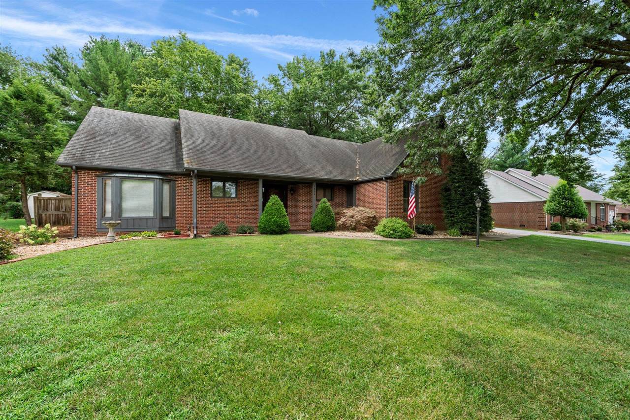 Bowling Green, KY 42104,2804 Carriage Hill Drive