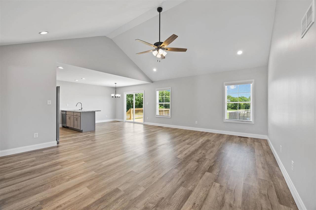 Bowling Green, KY 42101,552 Deluth Court