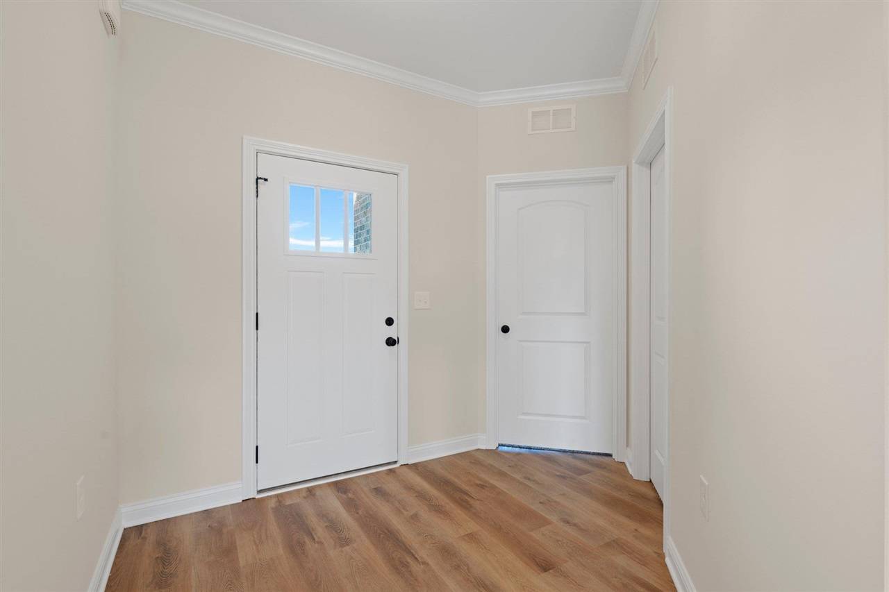 Bowling Green, KY 42101,845 Poplar Log Drive
