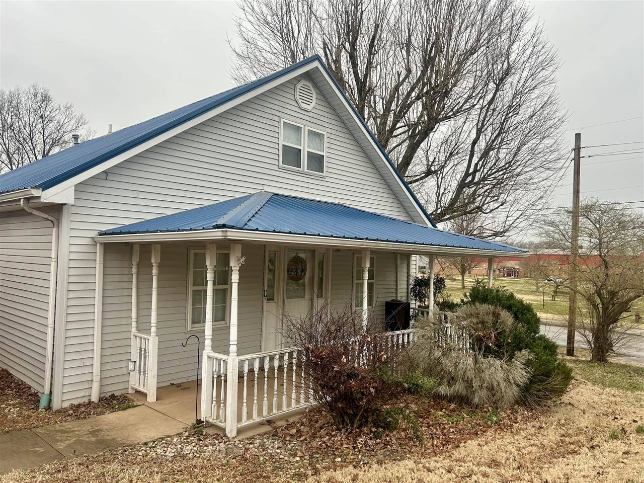 Munfordville, KY 42765,215 W Union Street