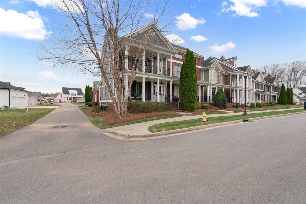 Bowling Green, KY 42103,380 E Promenade