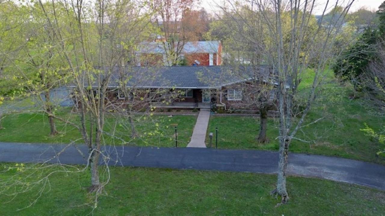 Greenville, KY 42345,1274 Bards Hill Road