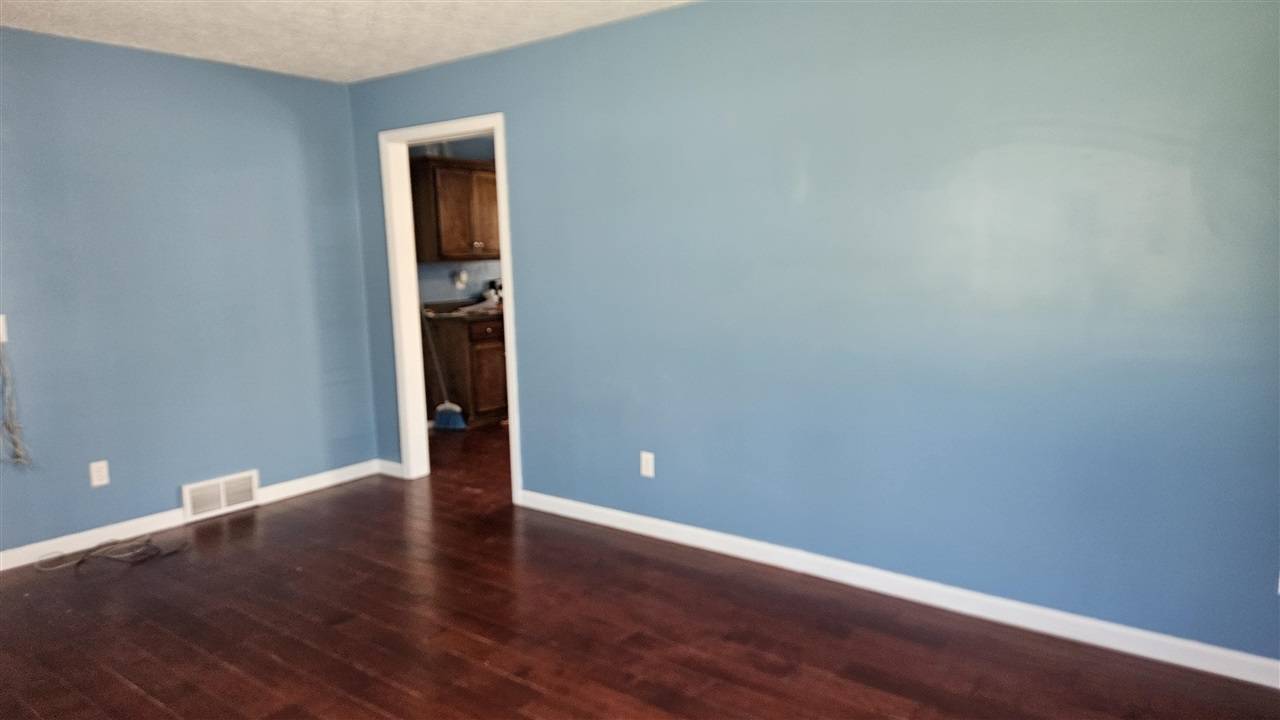 Glasgow, KY 42141,913 N Race Street