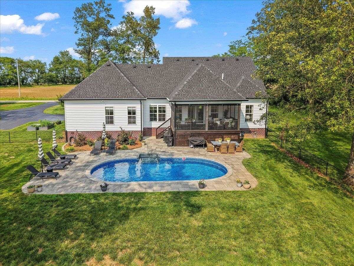 Woodburn, KY 42170,221 Travelstead Road