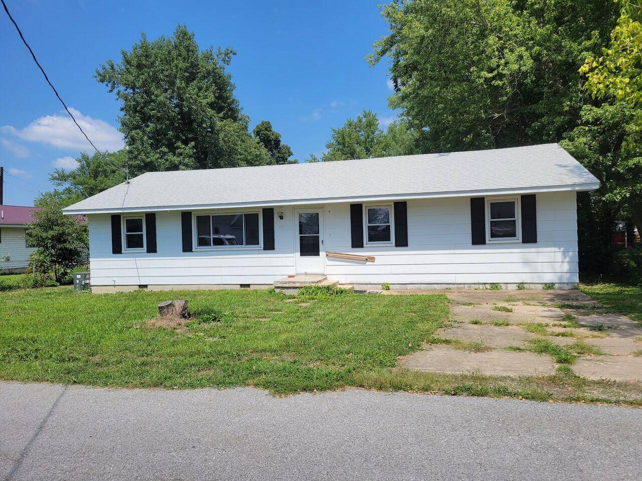 Seymour, MO 65746,515 West Court Street