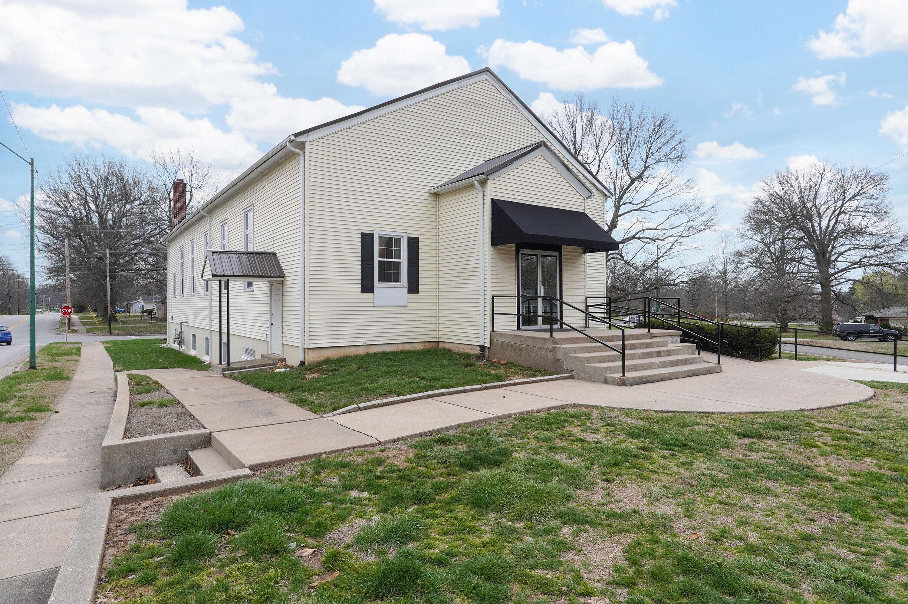 Springfield, MO 65804,2440 East Seminole Street