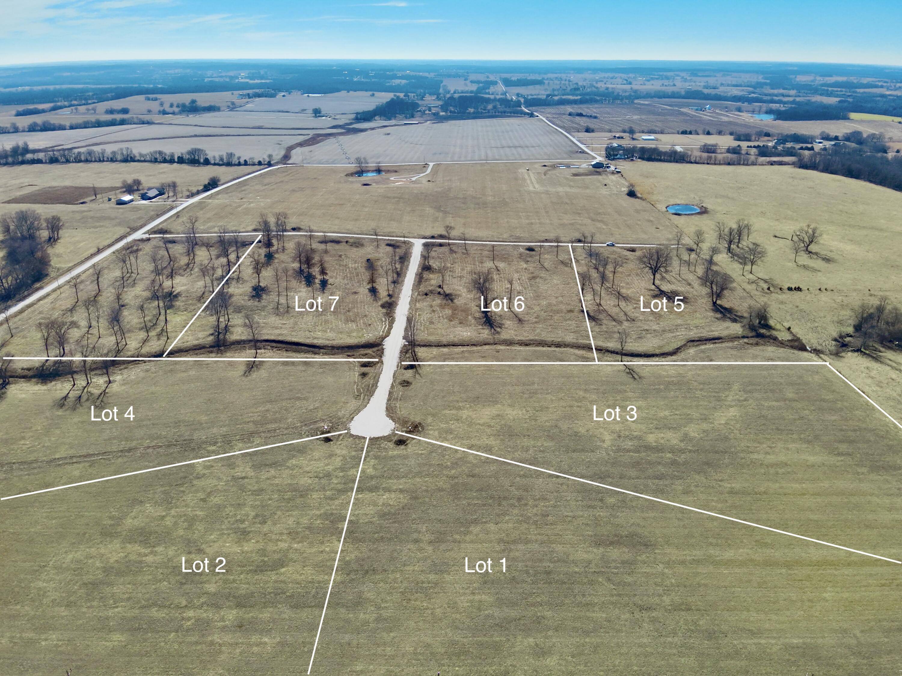 Bolivar, MO 65613,001 South 82 Rd