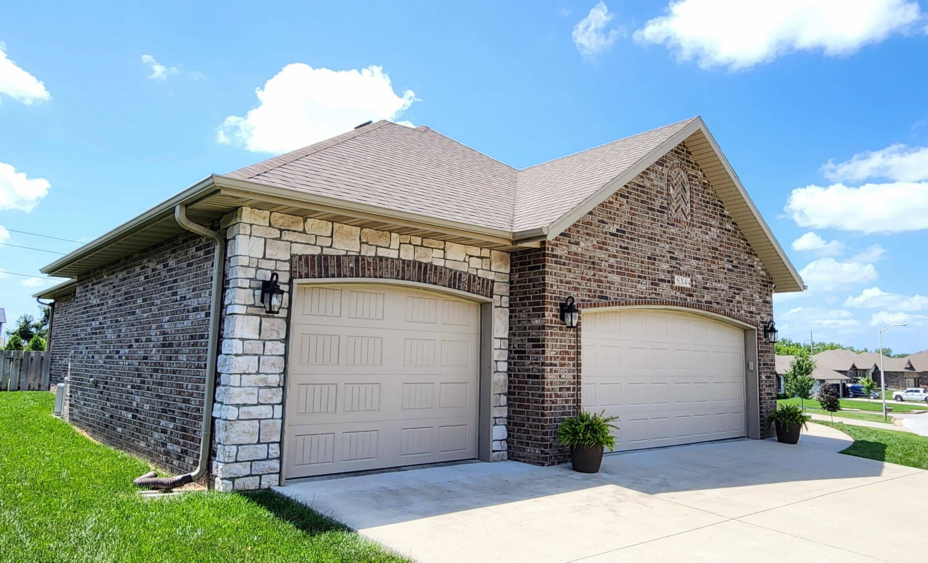 Springfield, MO 65802,5344 East Wild Horse Drive