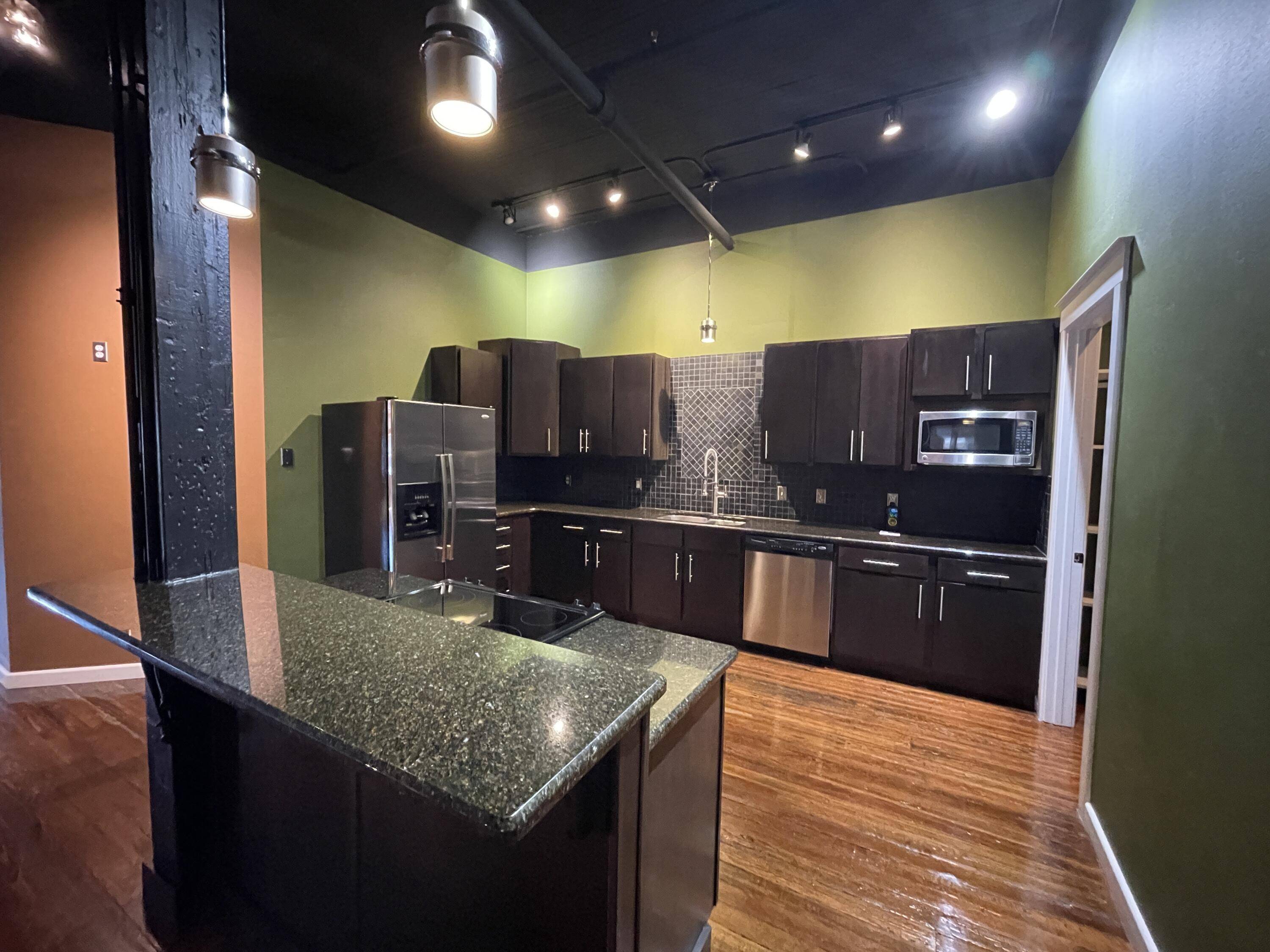 Springfield, MO 65806,401 South Avenue #303