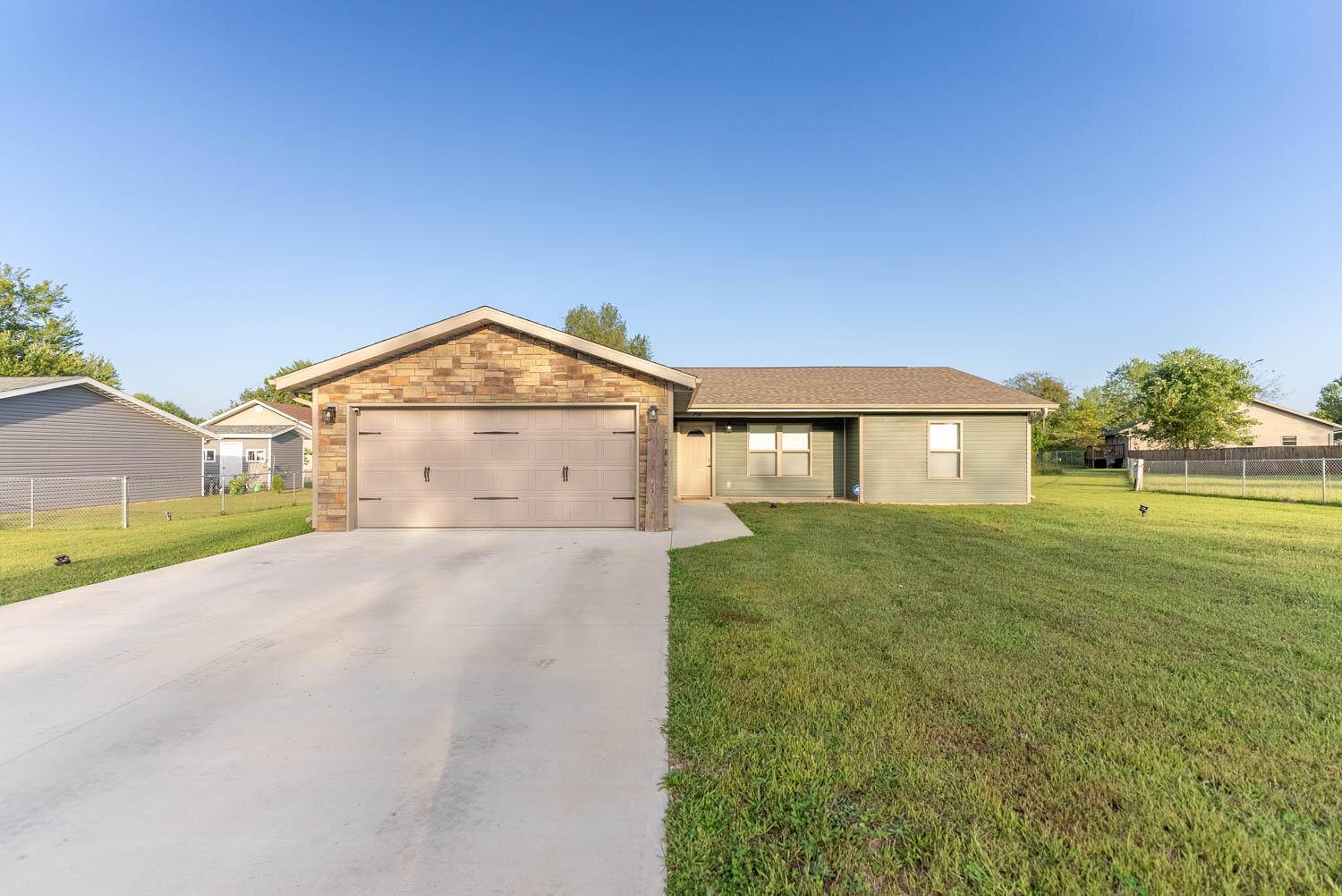 Mountain Grove, MO 65711,704 Robin Road